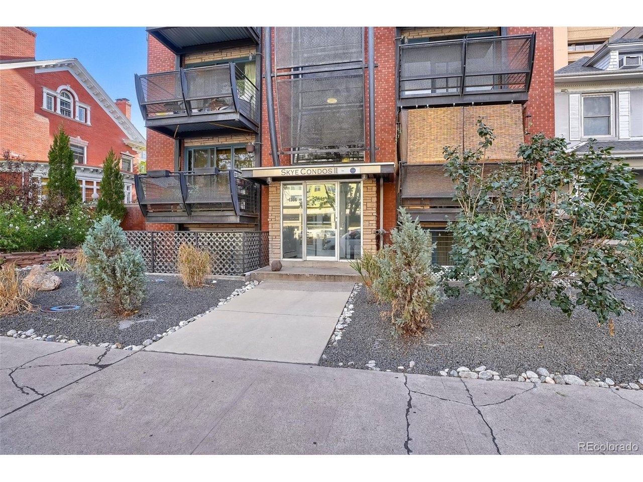 1336 N Logan St 302 — photo