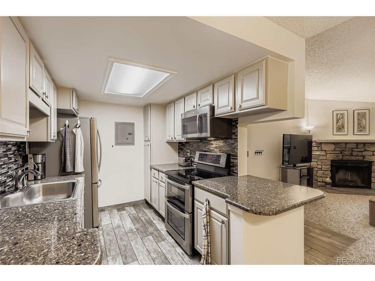 8225 E Fairmount Dr 4-204 — photo