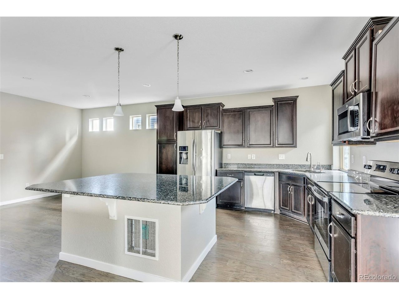 4863 Halifax Ct — photo