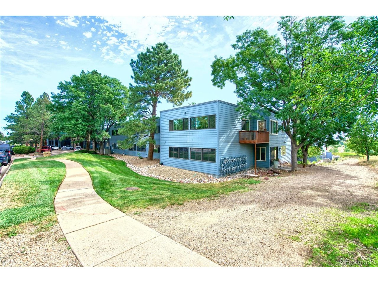 1572 Bradley Dr B — photo