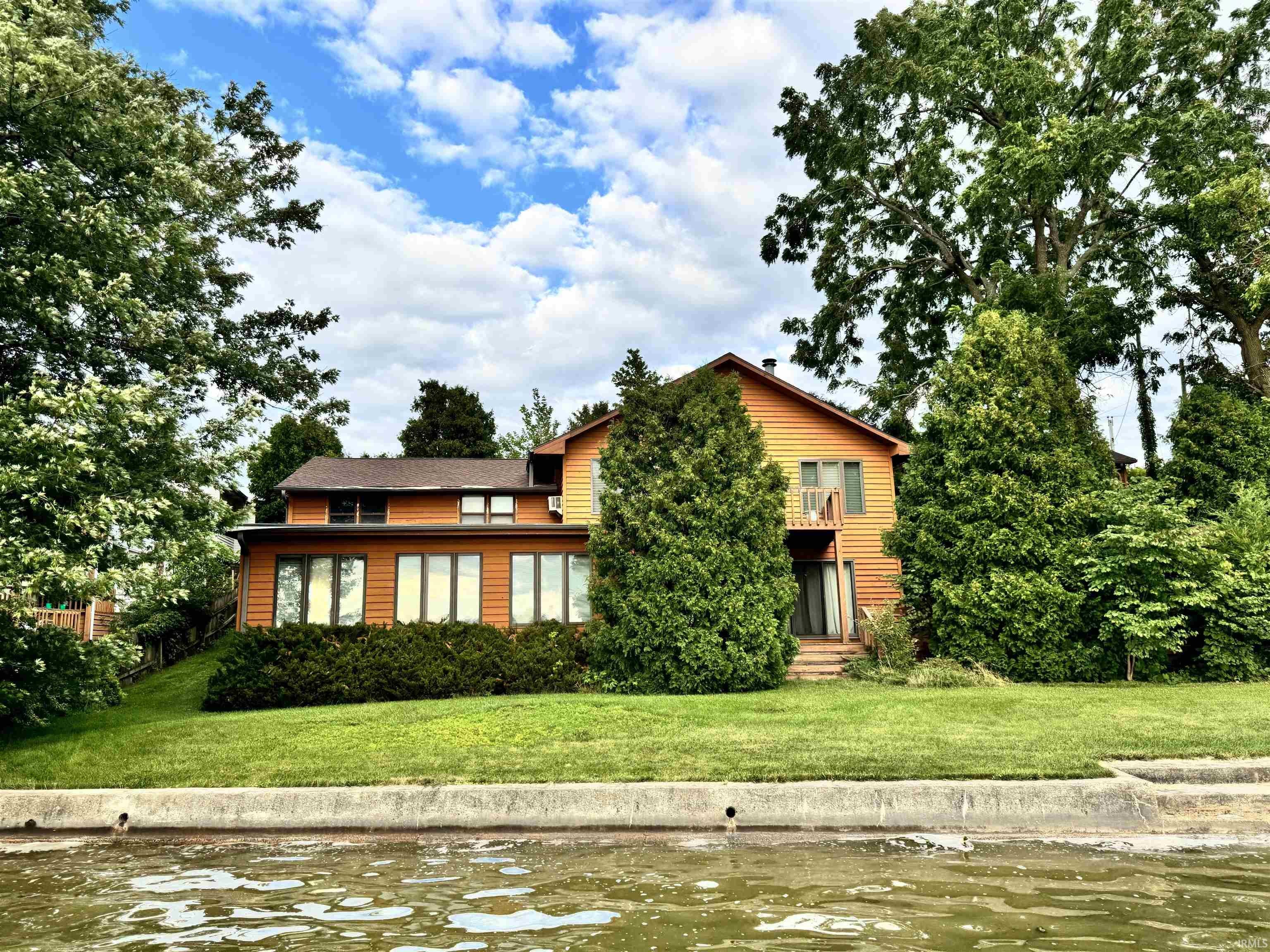 1500 N Lakeshore Drive — photo