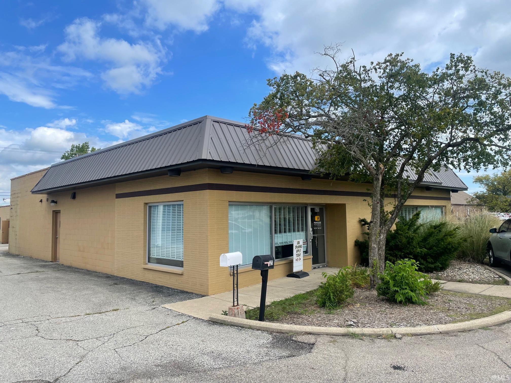 841 E Lincolnway Street — photo