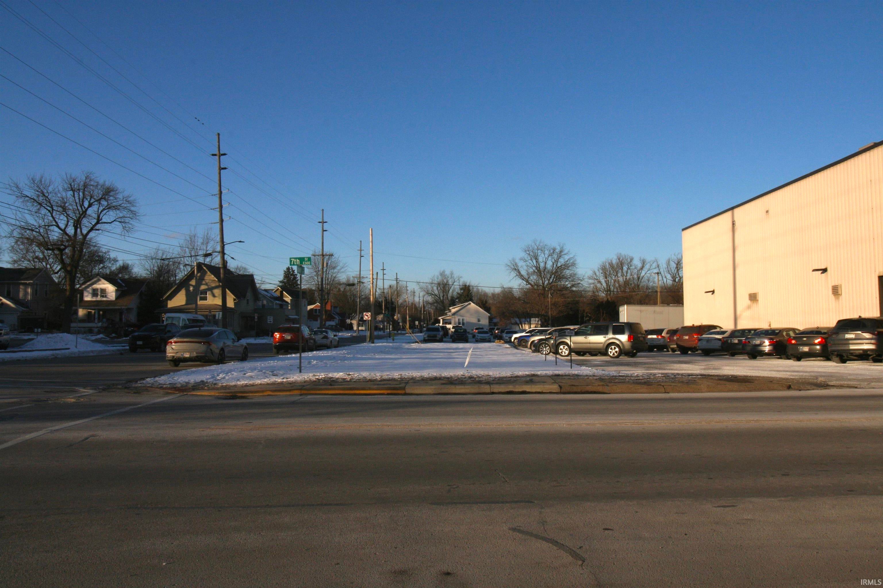 300 E 7th Street — photo