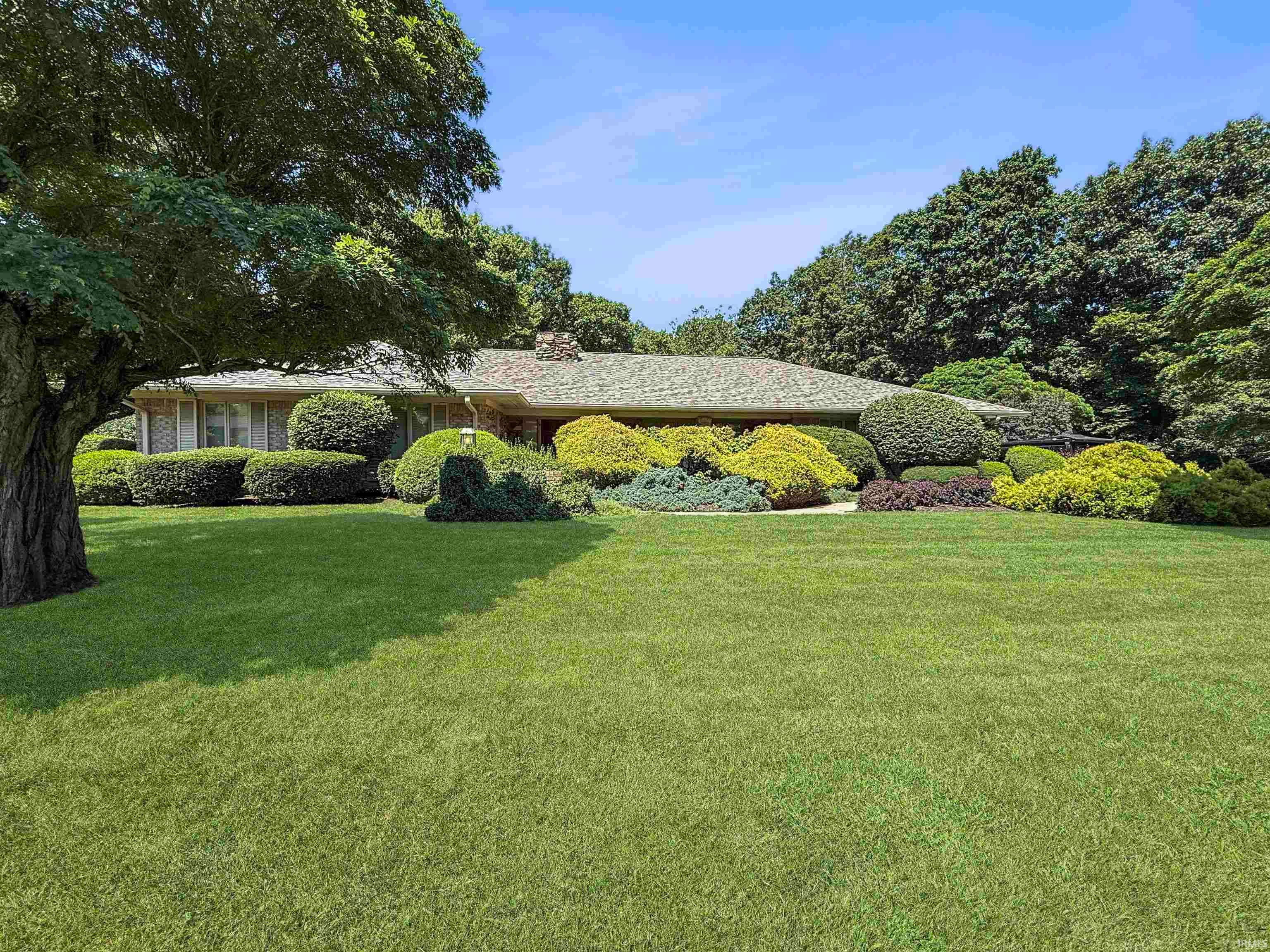 570 Golden Place — photo