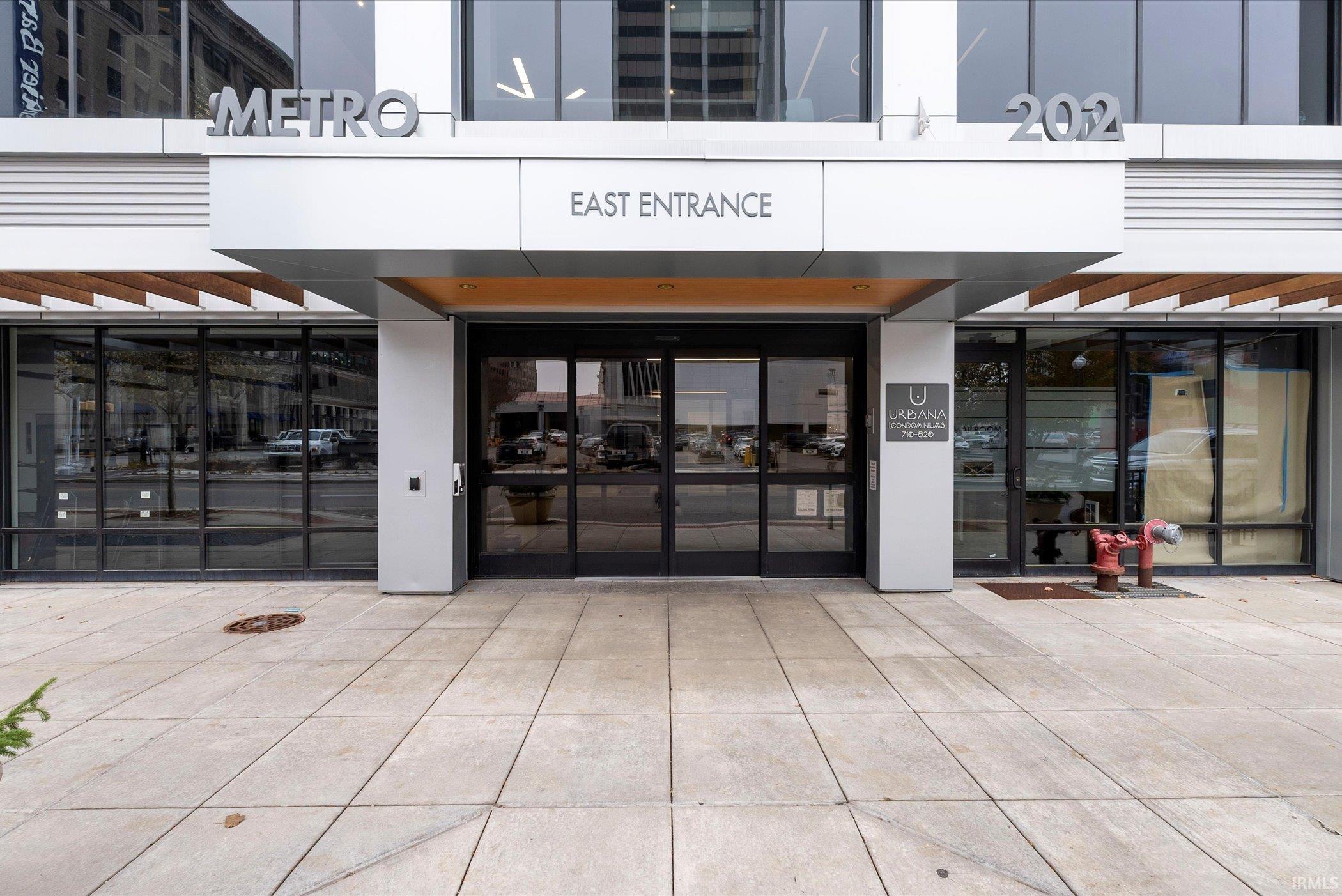 202 W Berry Street 740 — photo