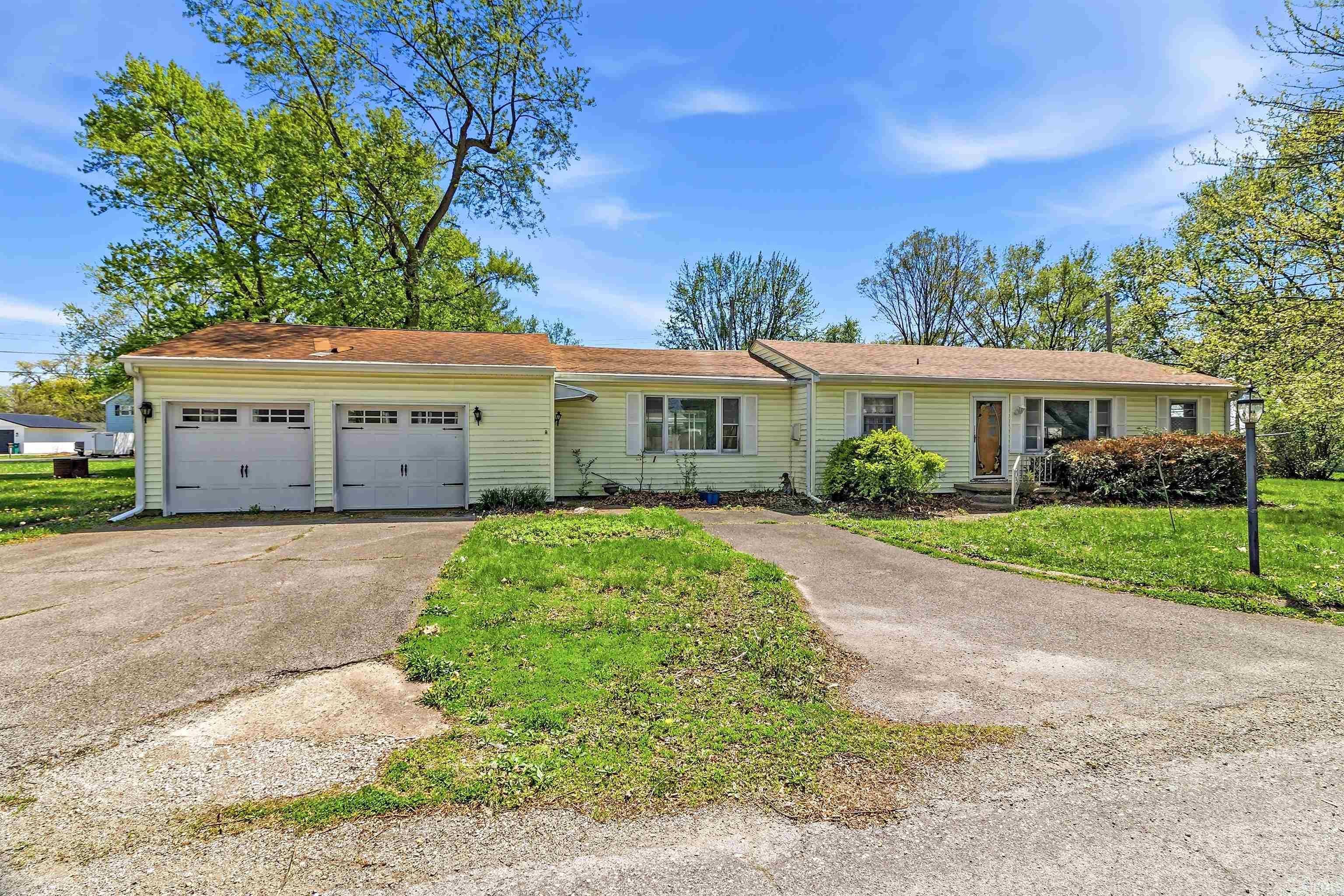 1115 W Bannister Drive — photo
