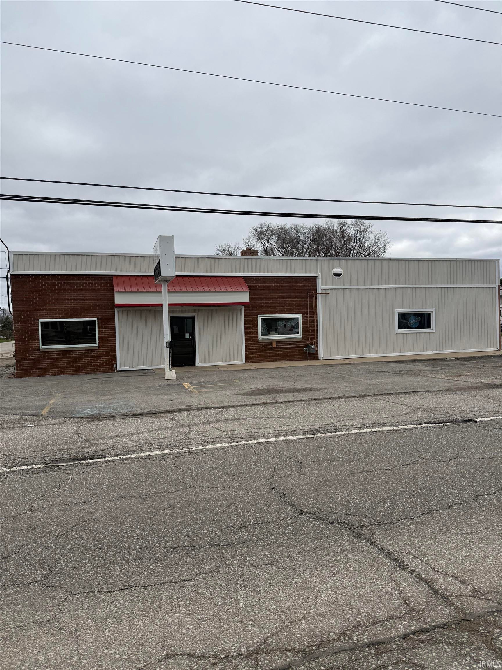 512 Lincolnway Highway — photo