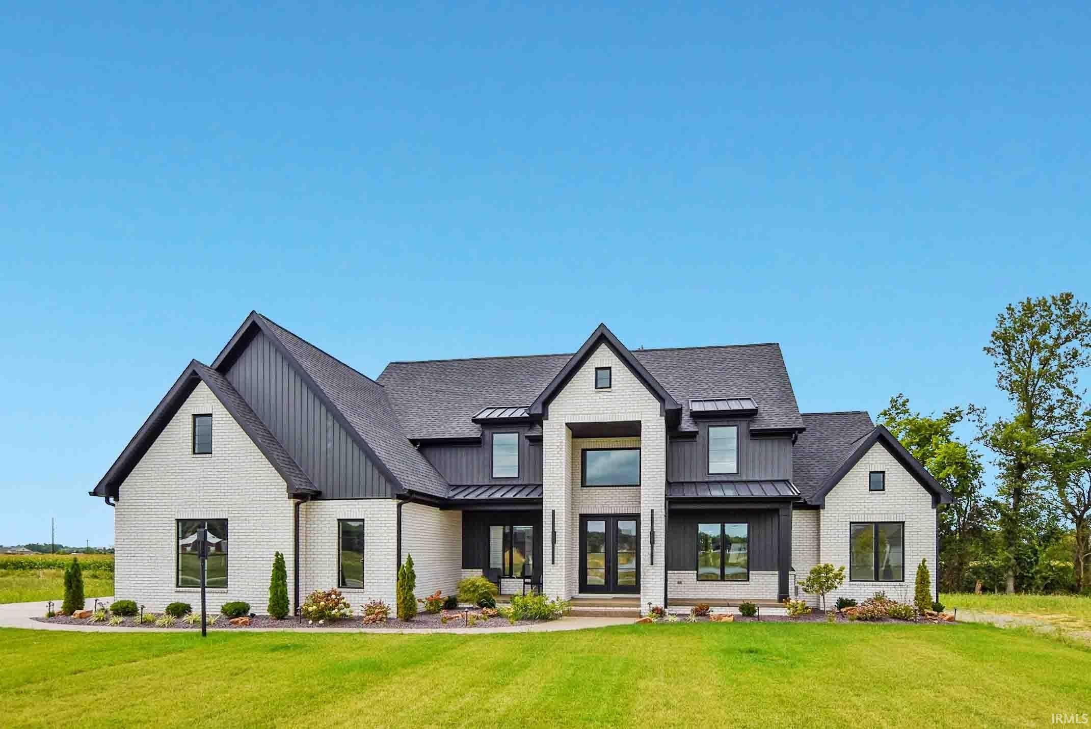 2874 Lake Drive — photo