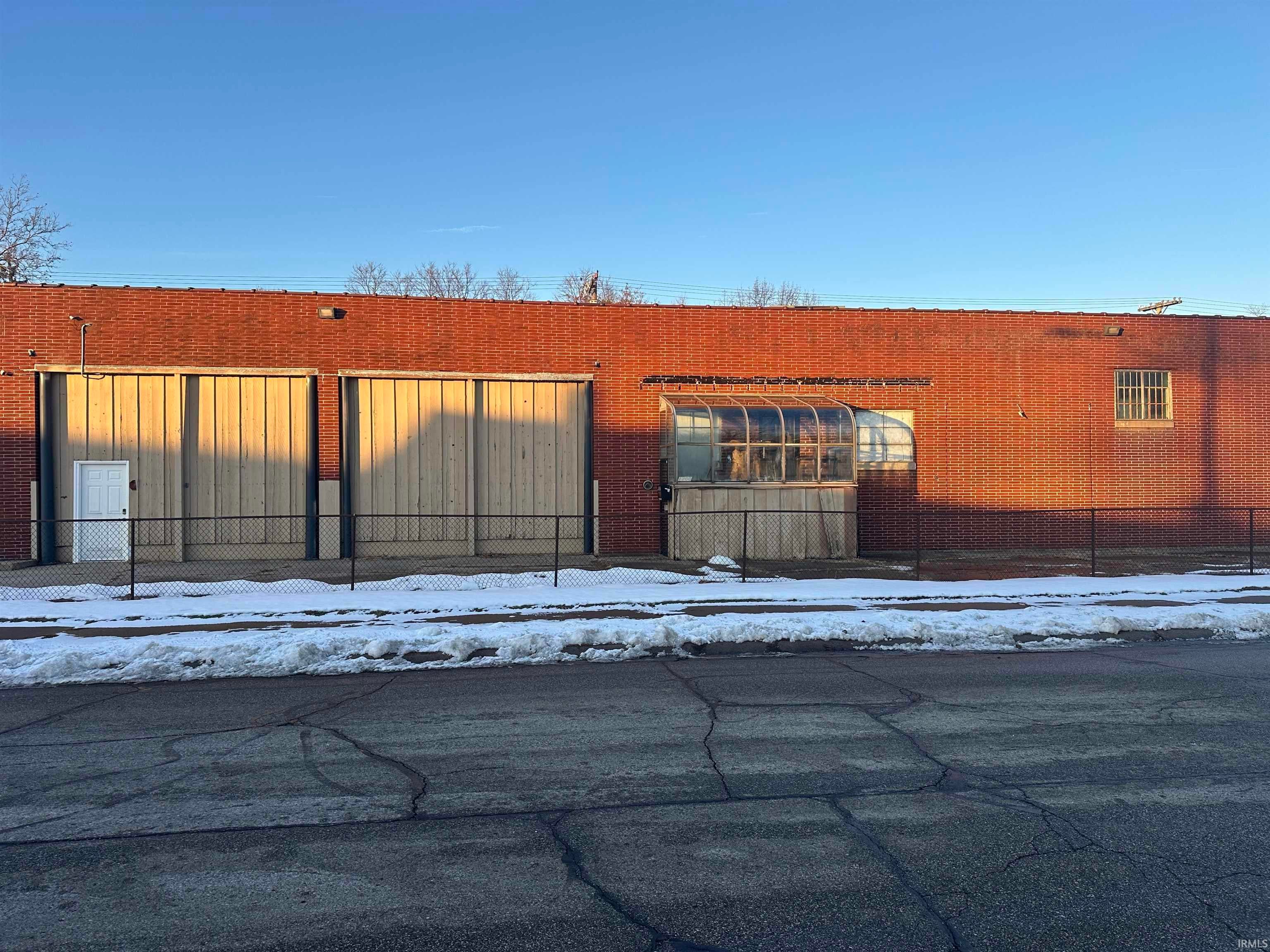 1200 W 6th Street — photo