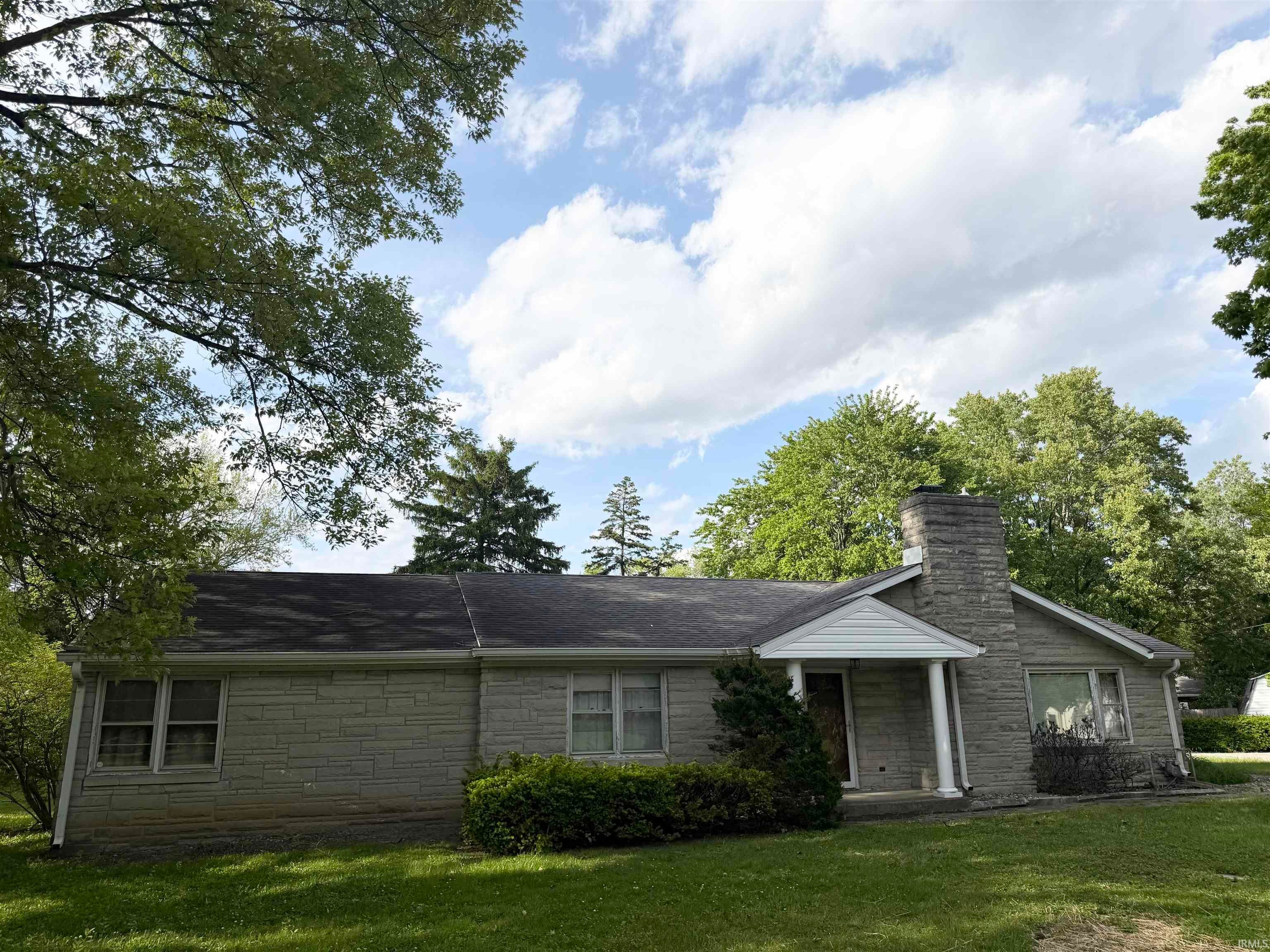 906 Windsor Drive — photo
