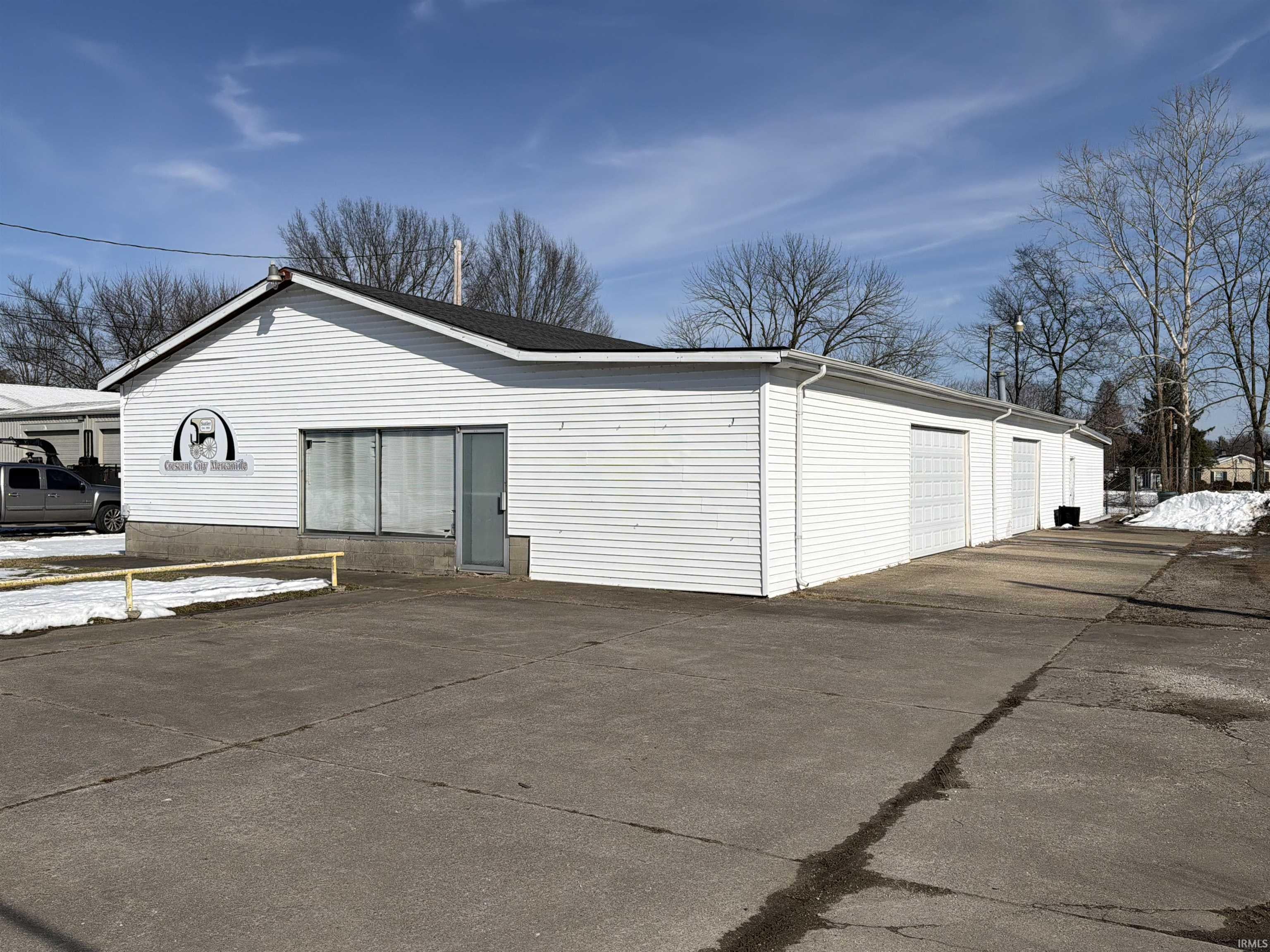 12351 N Green River Road — photo