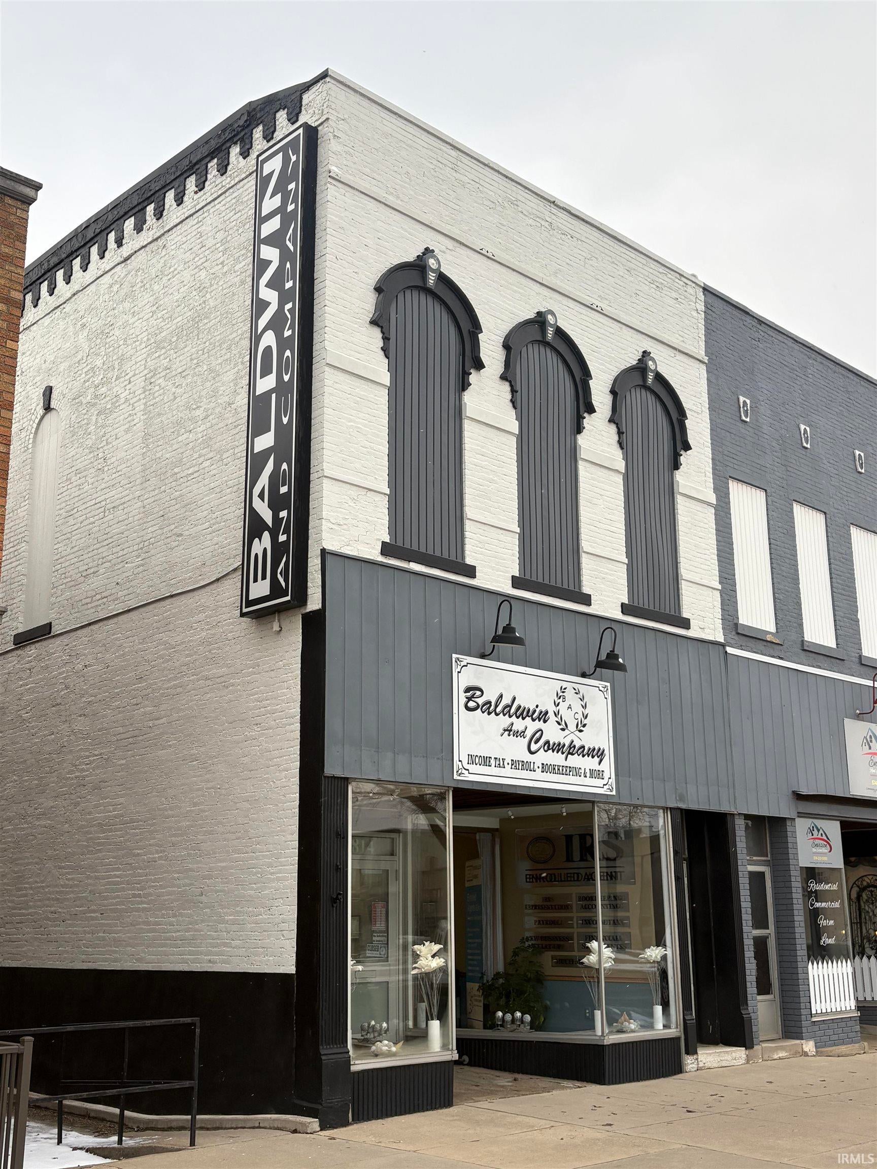 814 Main Street — photo
