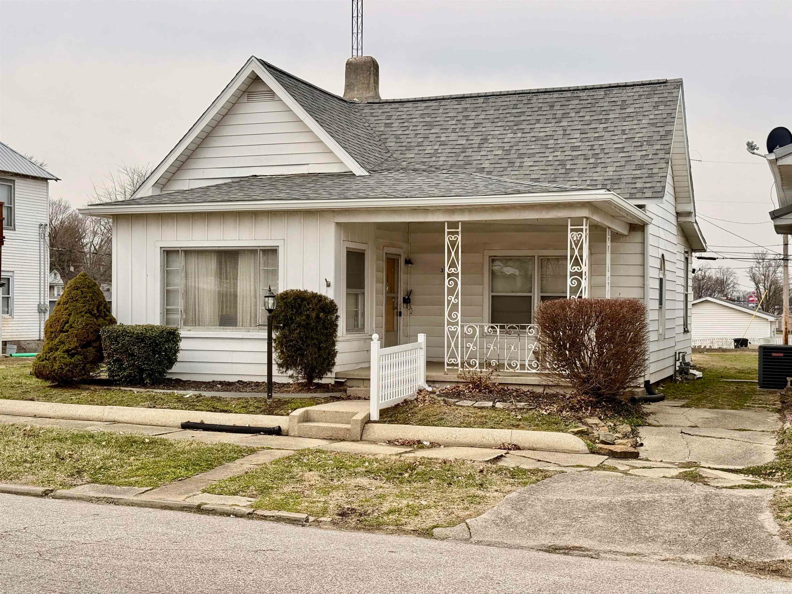321 SE 7th Street — photo