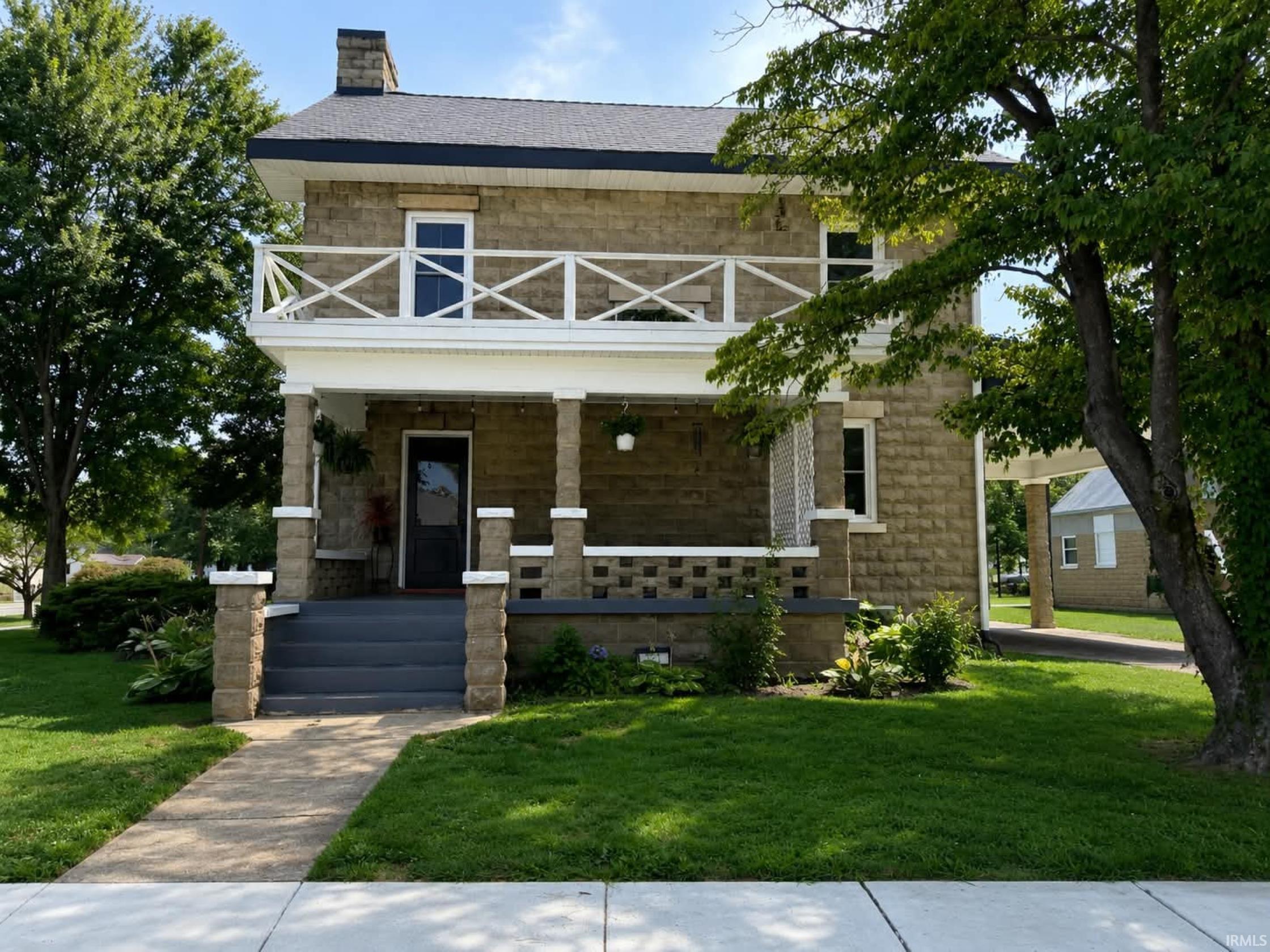 221 W Harrison St — photo