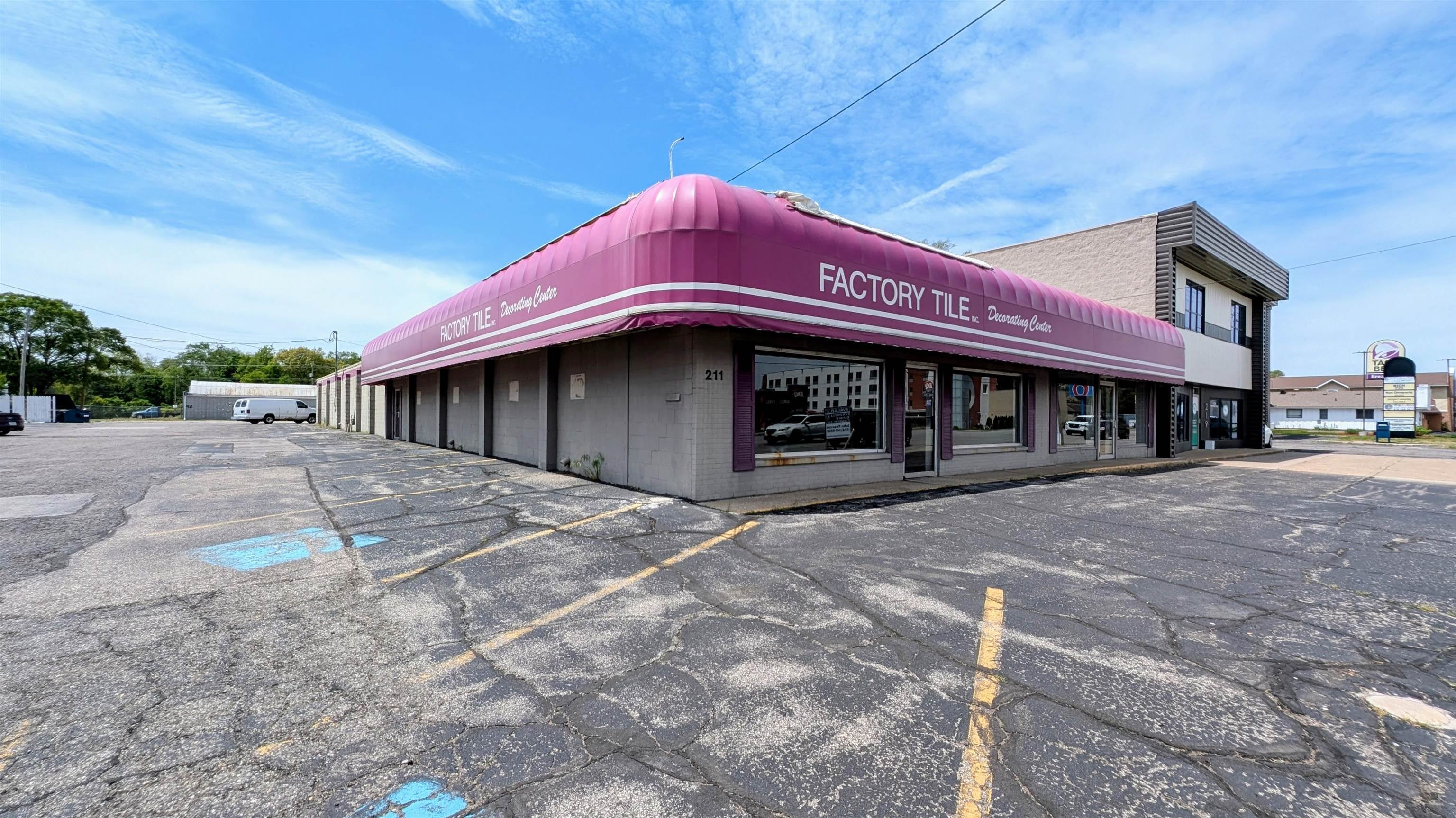 211 & 215 N Dixie Highway — photo