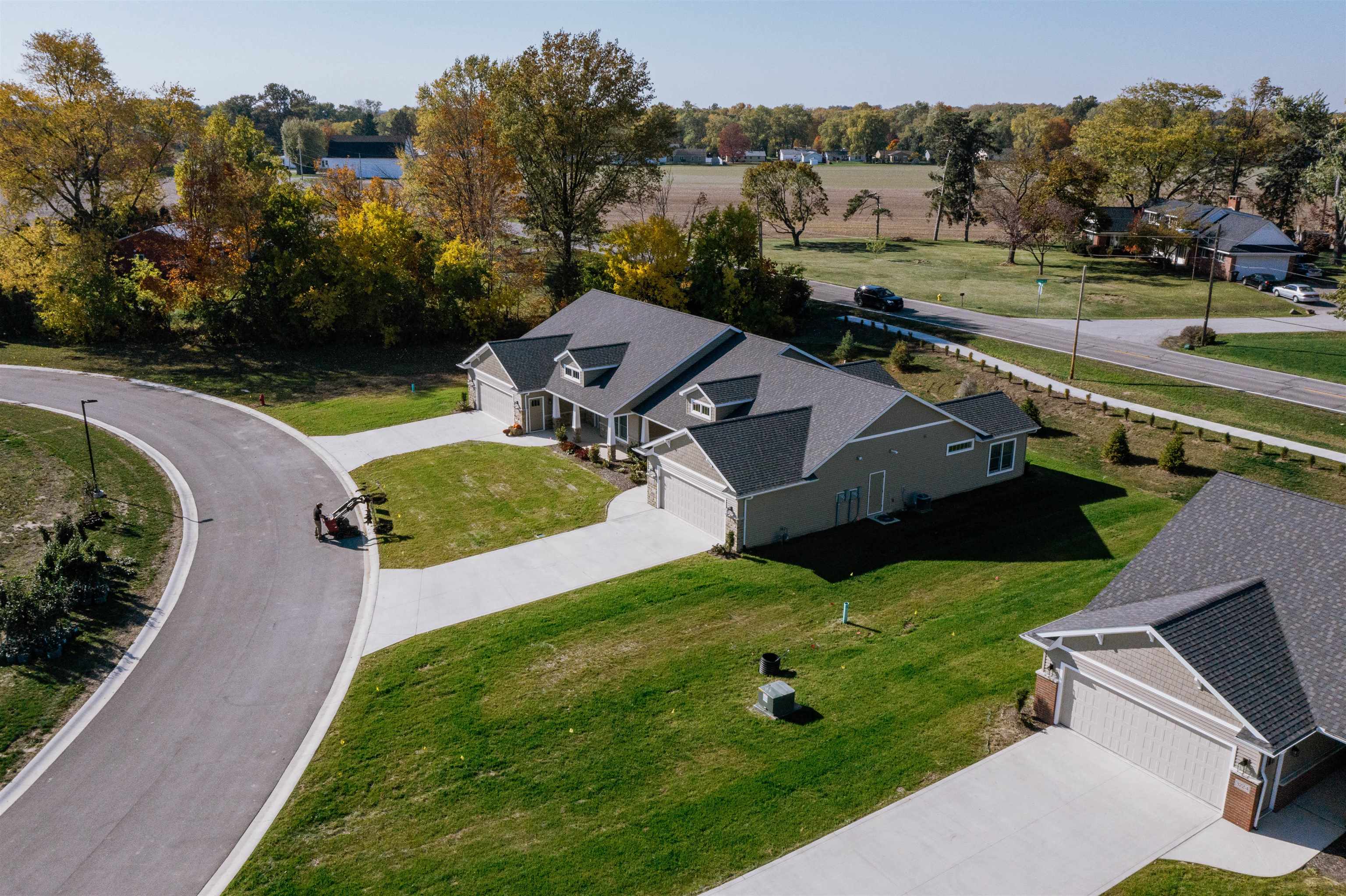 3211 W Bartlett Drive — photo