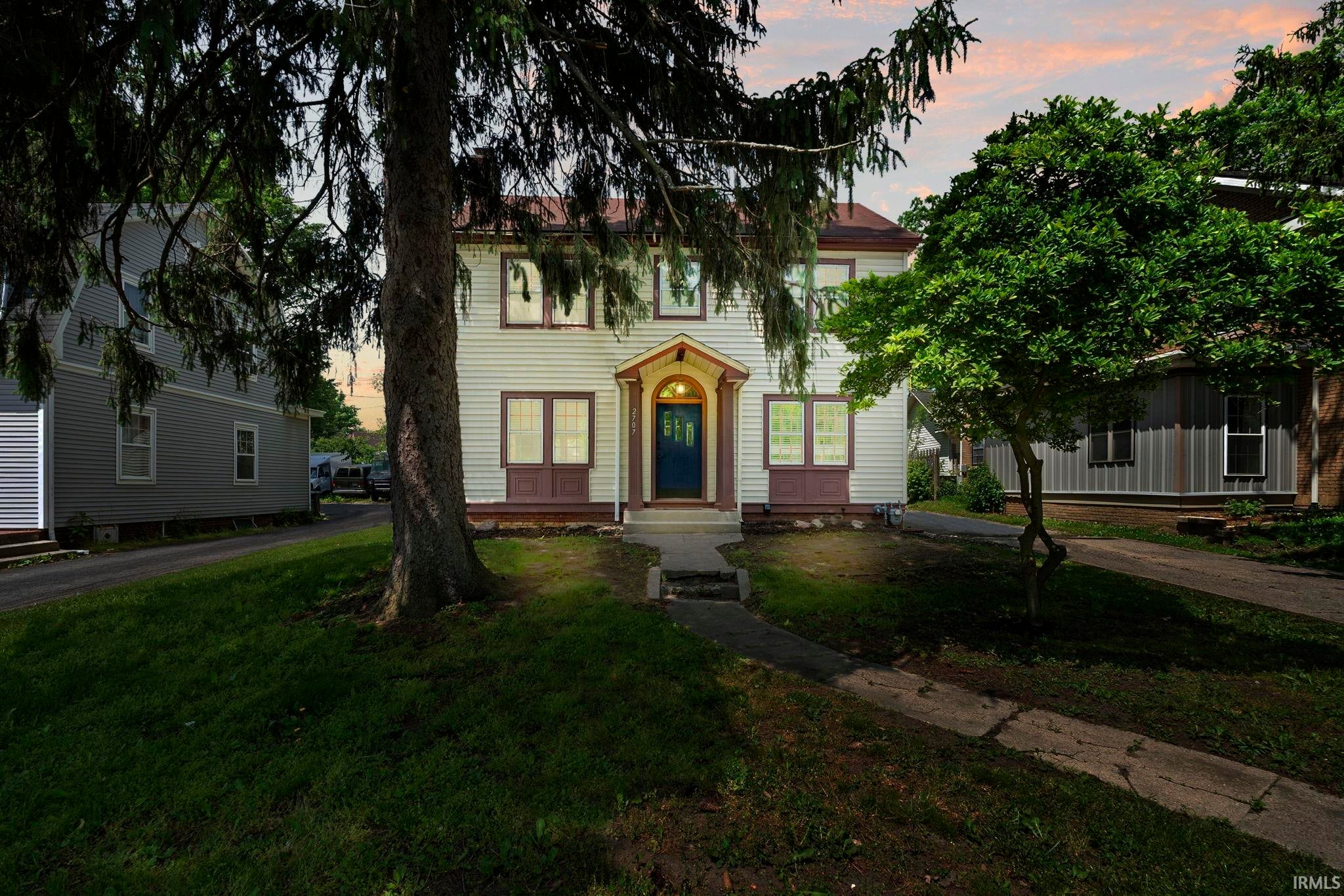2707 N Clinton Street — photo