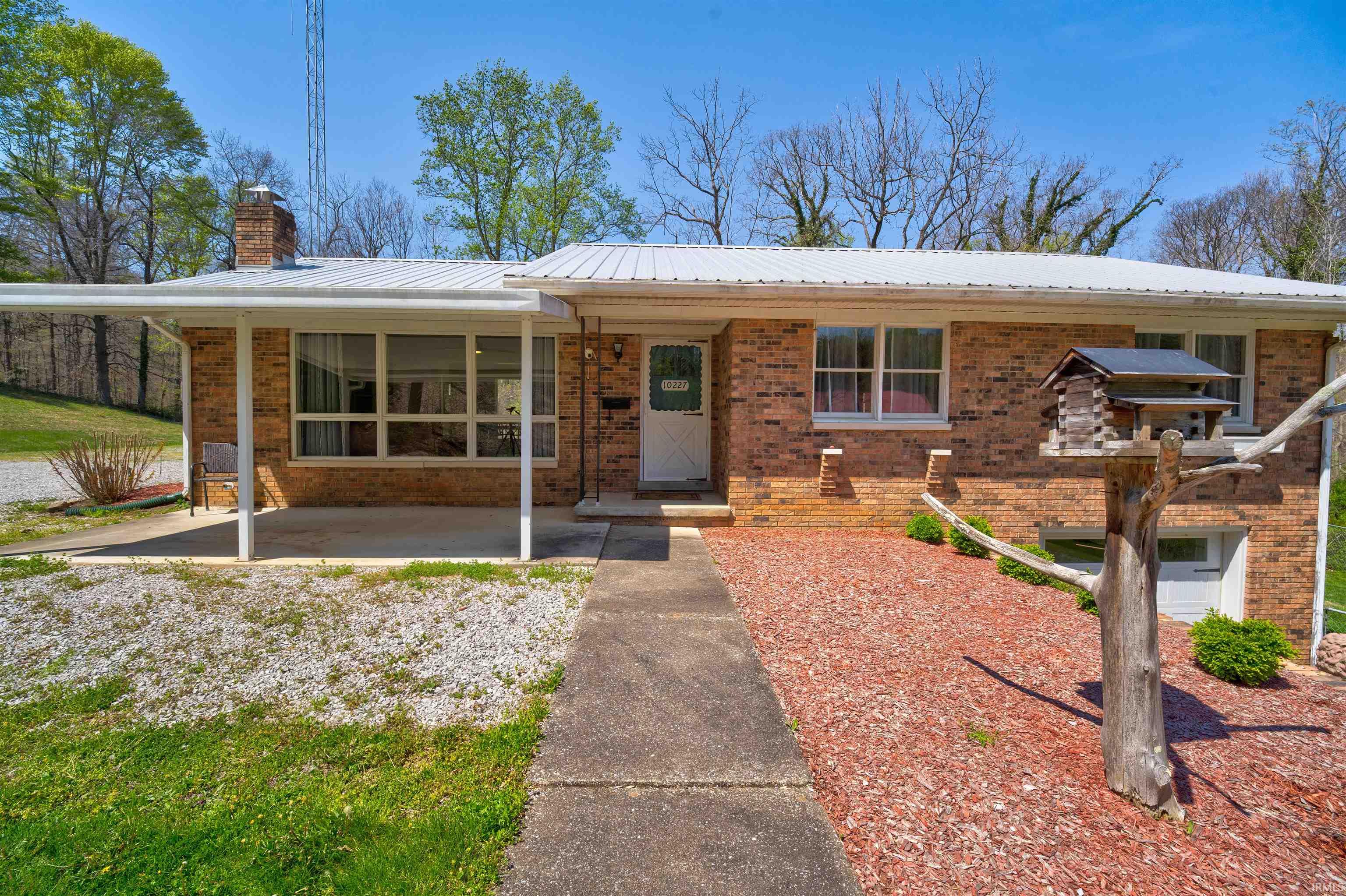 10227 Lorainne Road — photo