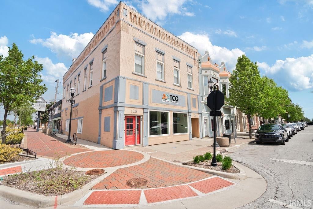 128 W Walnut Street — photo