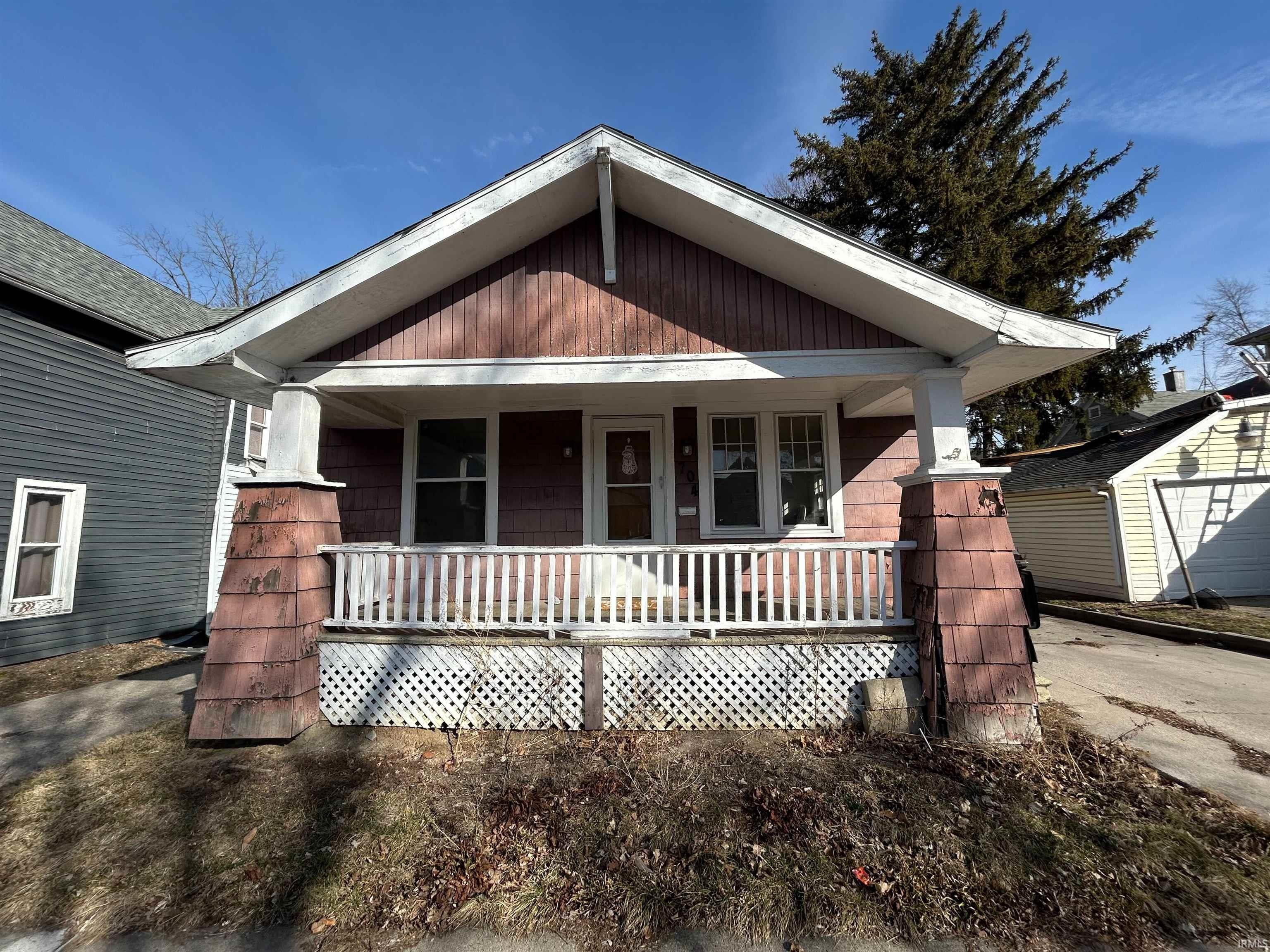 704 W Dewald Street — photo