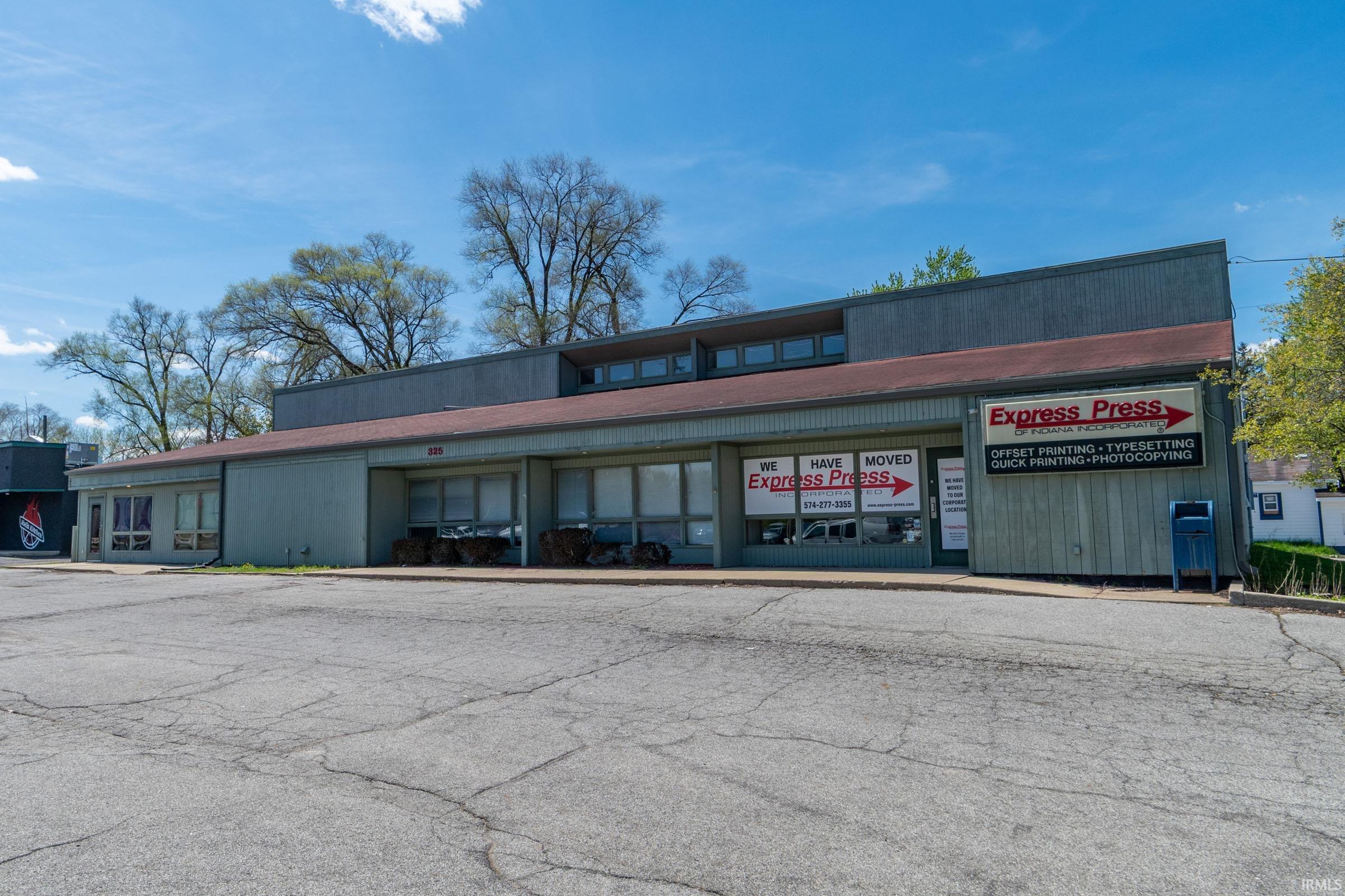 325 N Dixie Way — photo