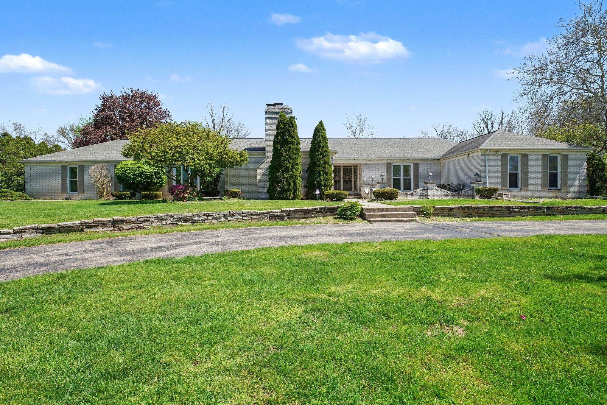 1704 Brookwood Drive — photo