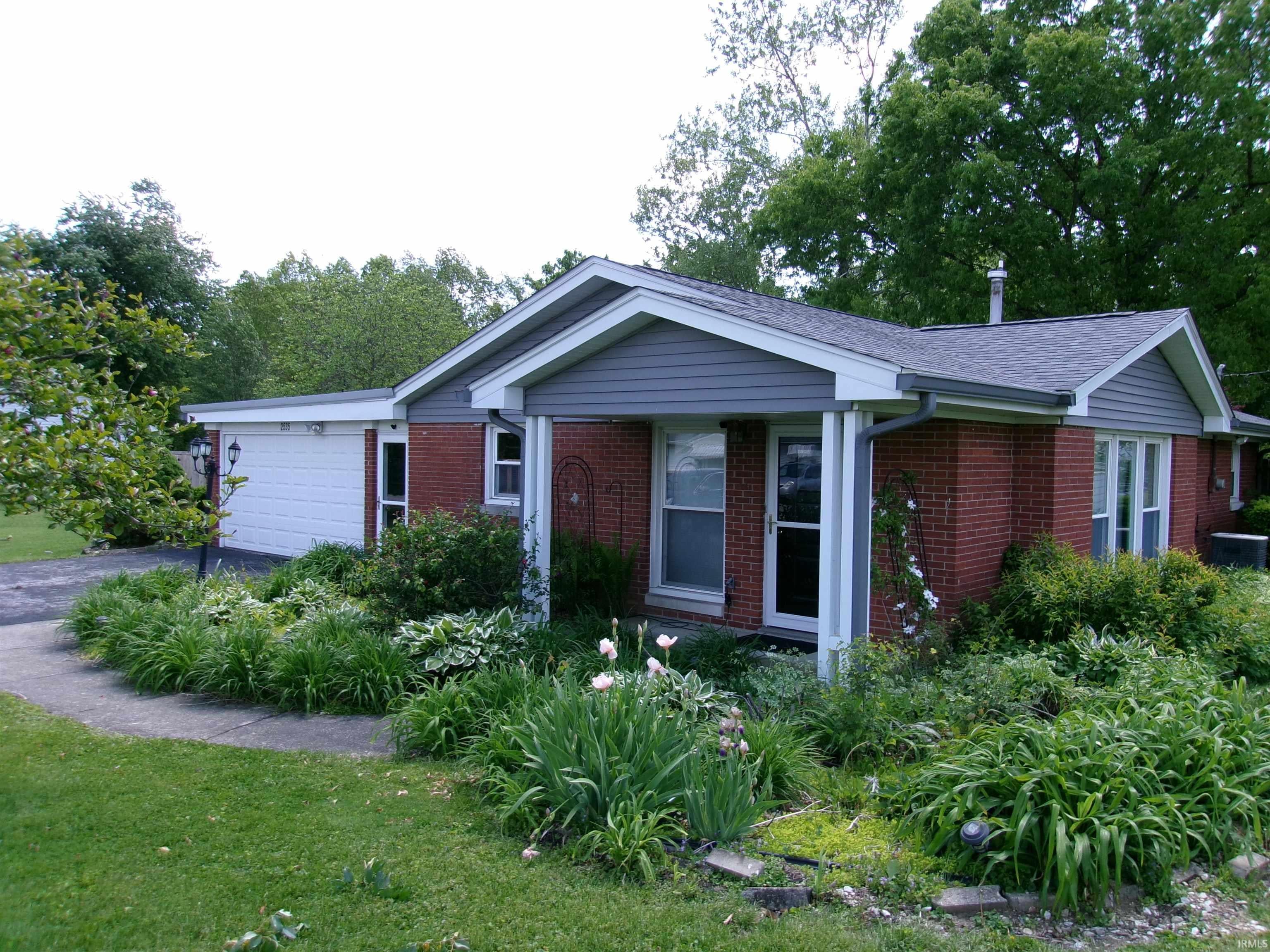 2535 W Evergreen Drive — photo