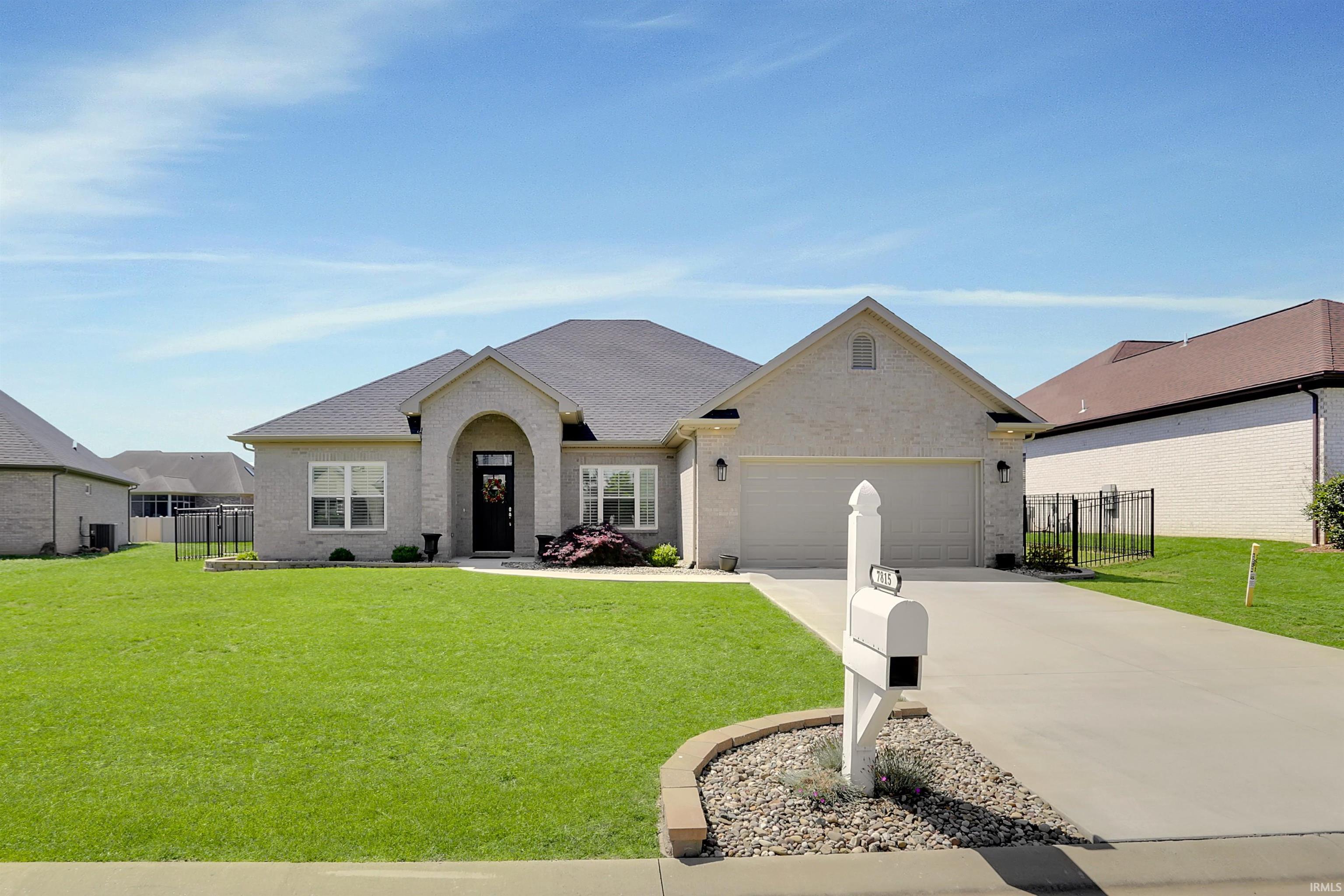 7815 Mesa Court — photo