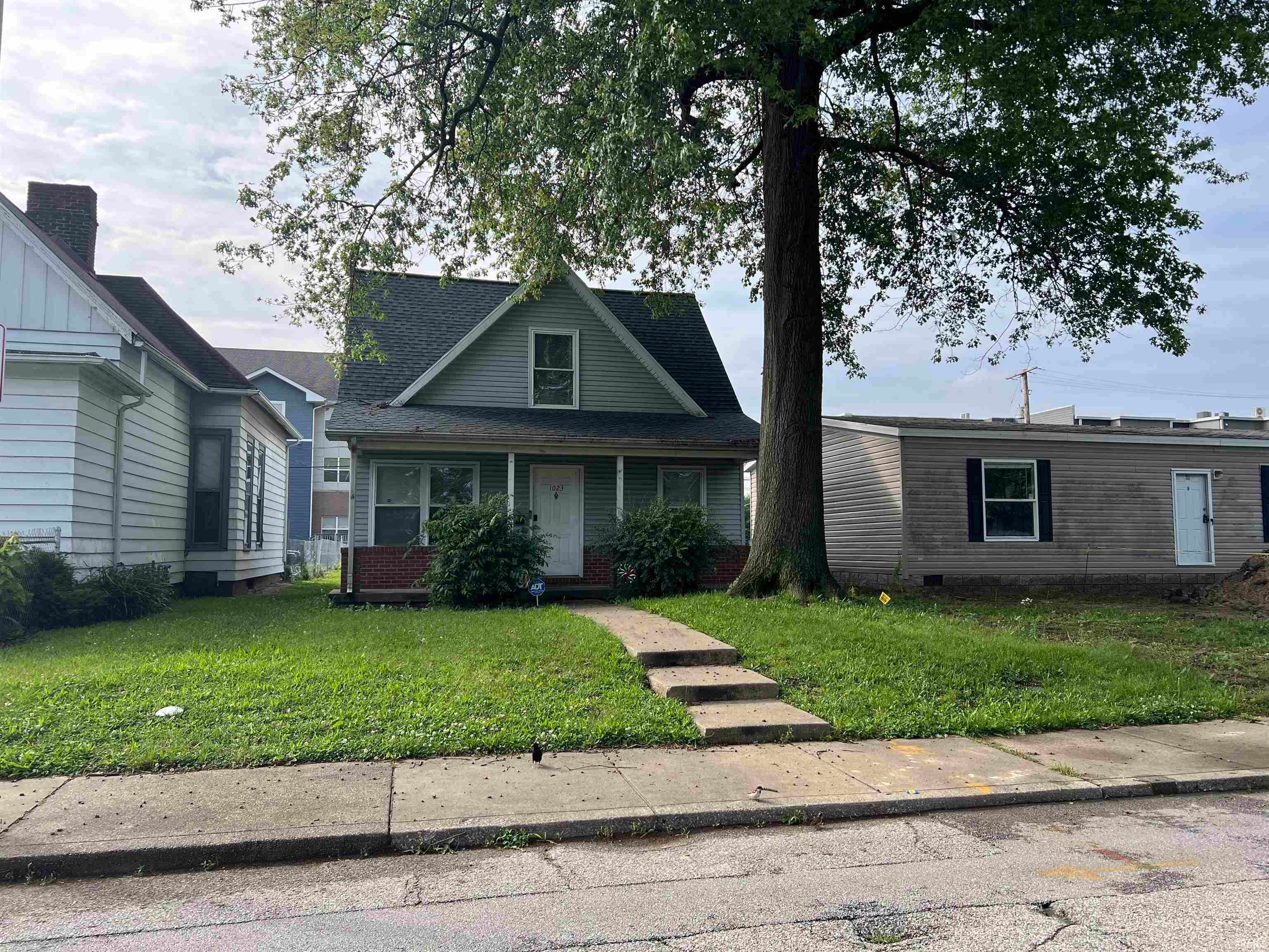 1023 Cherry Street — photo