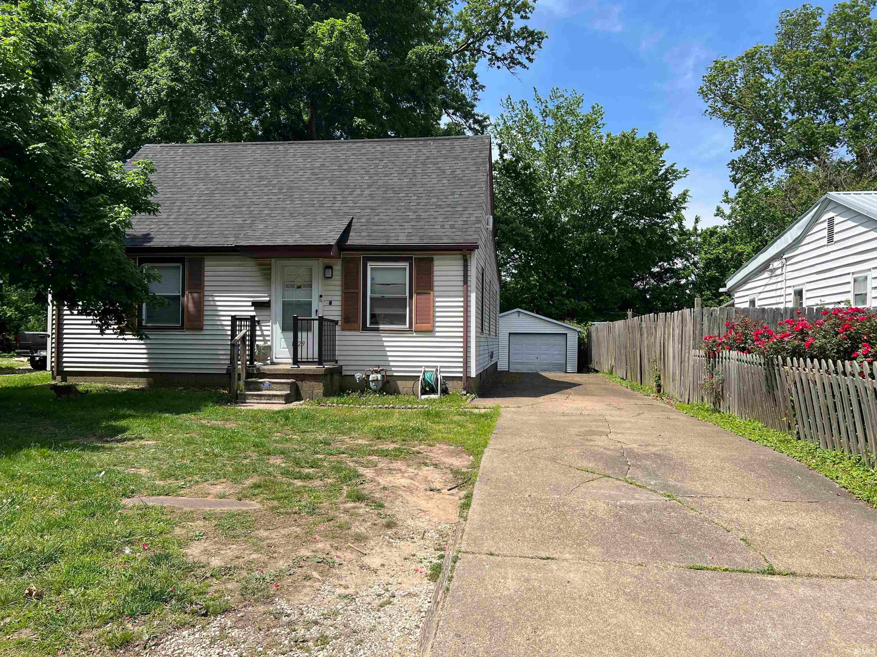 1829 Marshall Avenue — photo