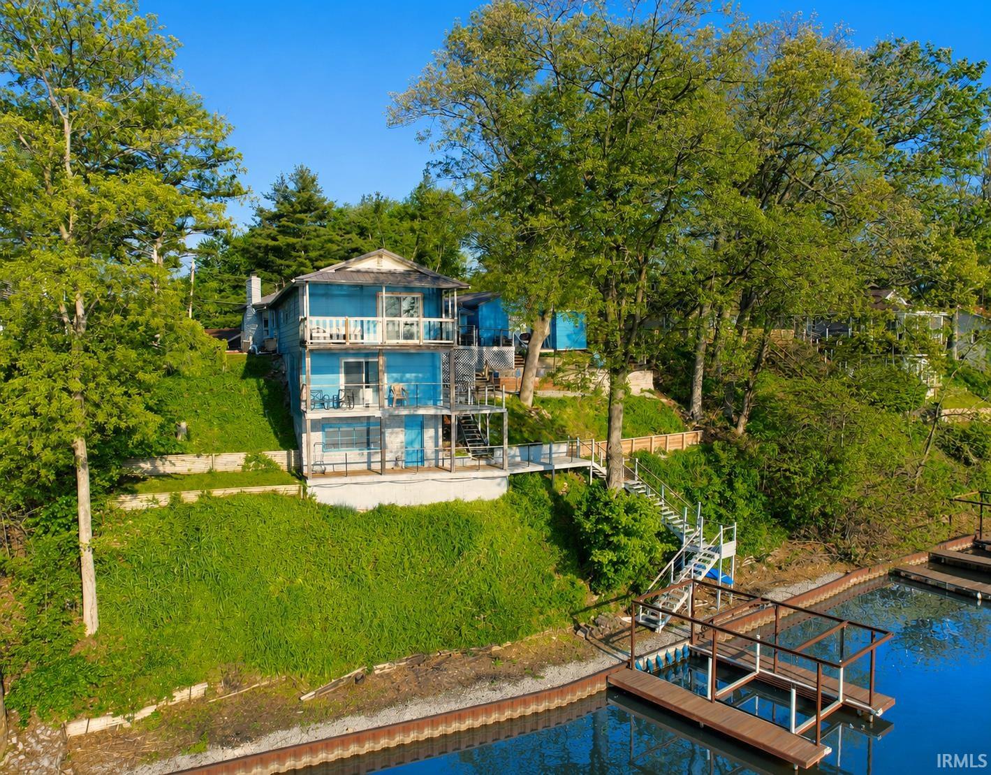 2951 N Lakeshore Drive — photo