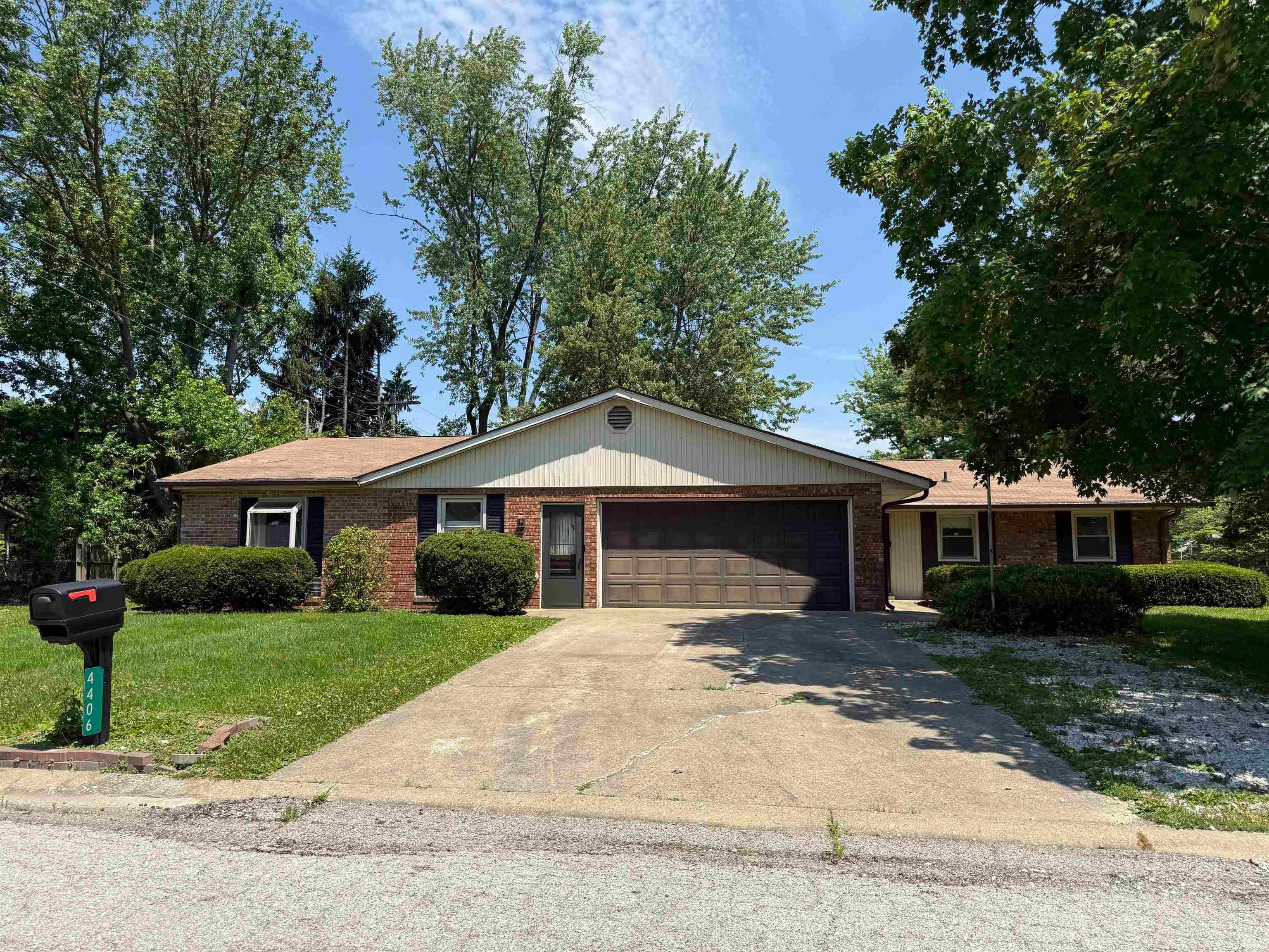 4406 W Middle Court — photo