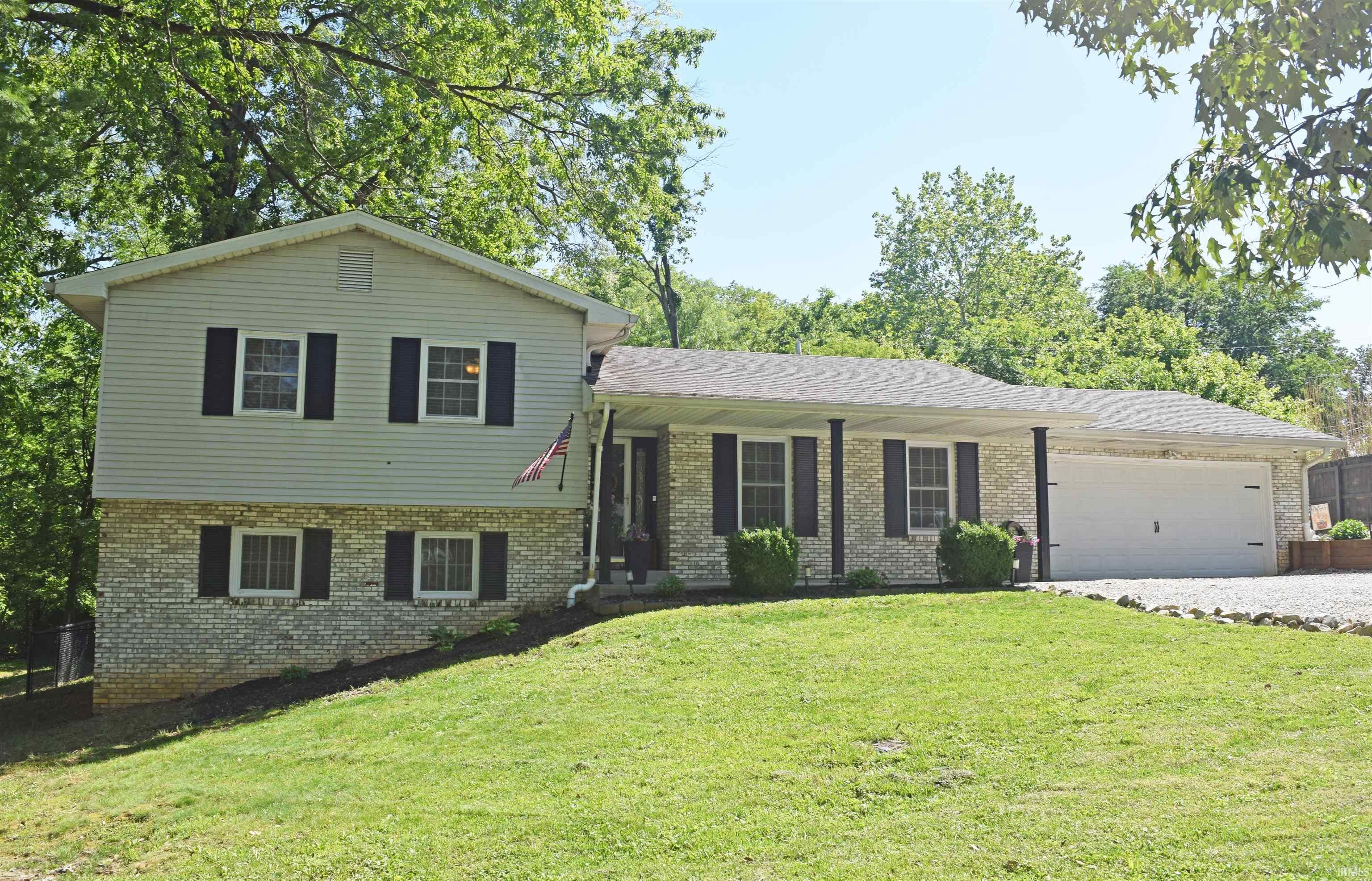2319 Sharon Place — photo