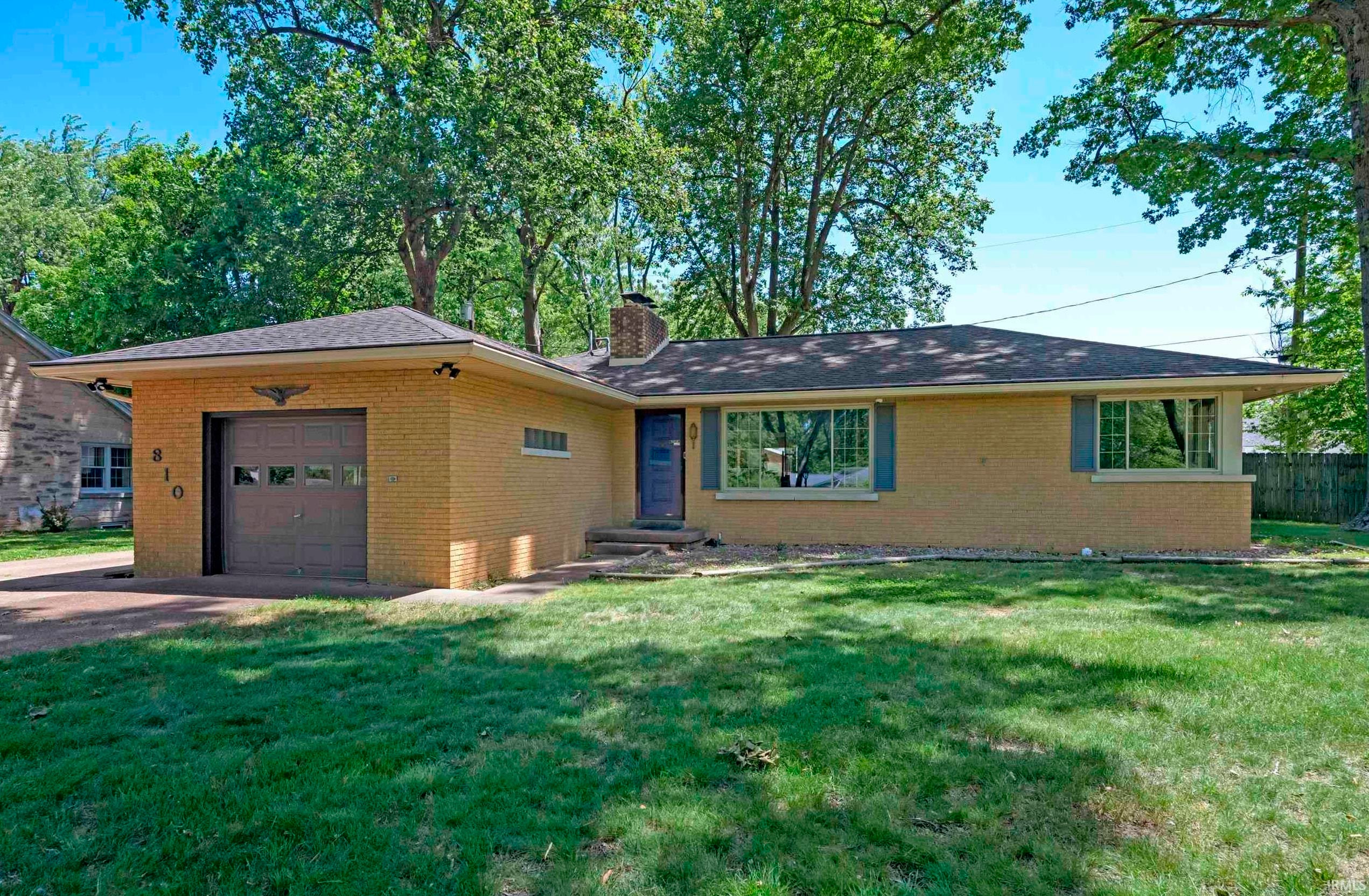 810 Plaza Drive — photo