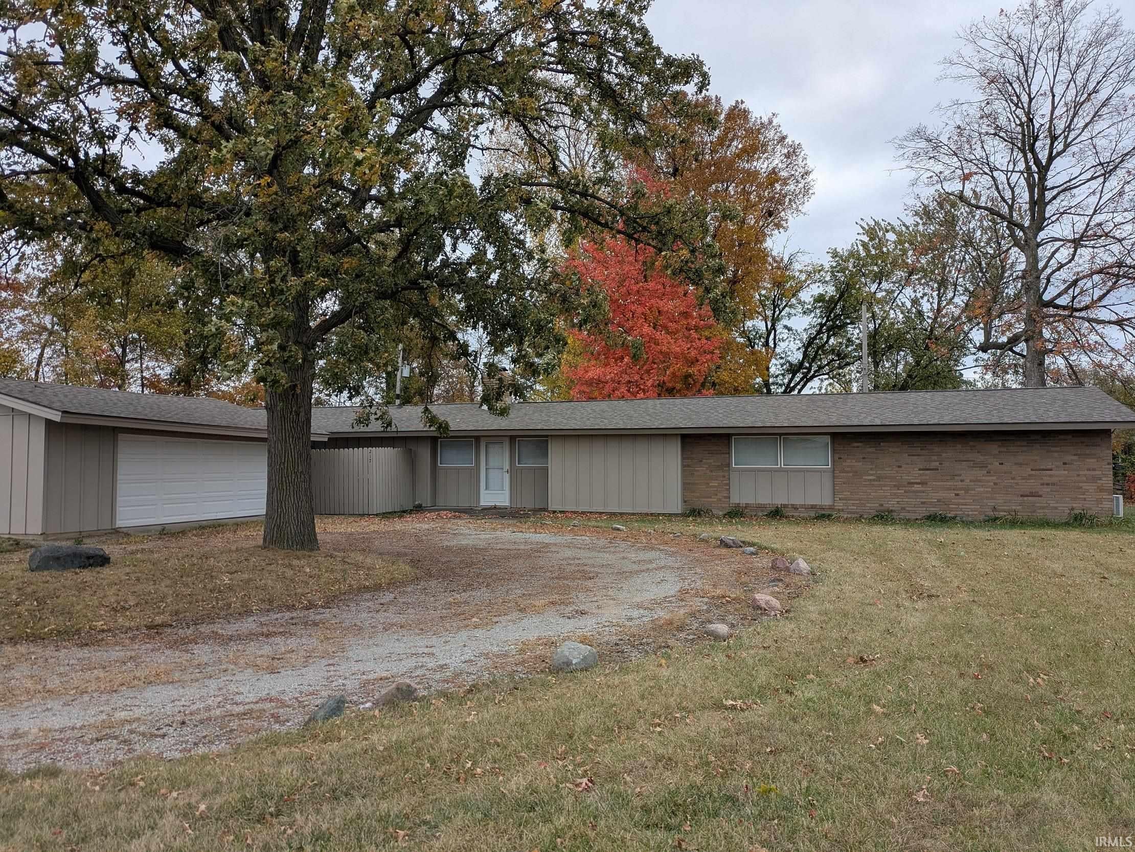 217 W Washington Center Road — photo