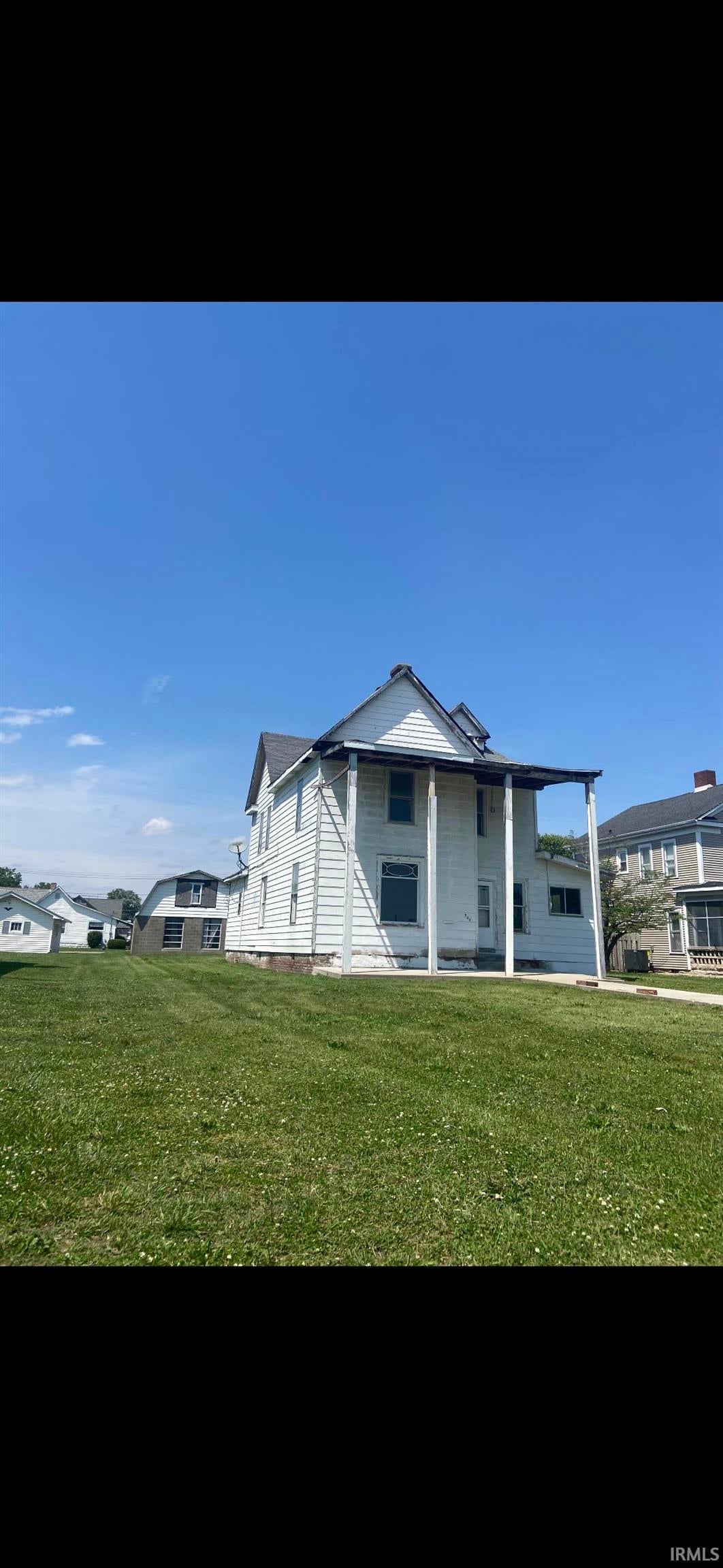920 NE a St Street — photo