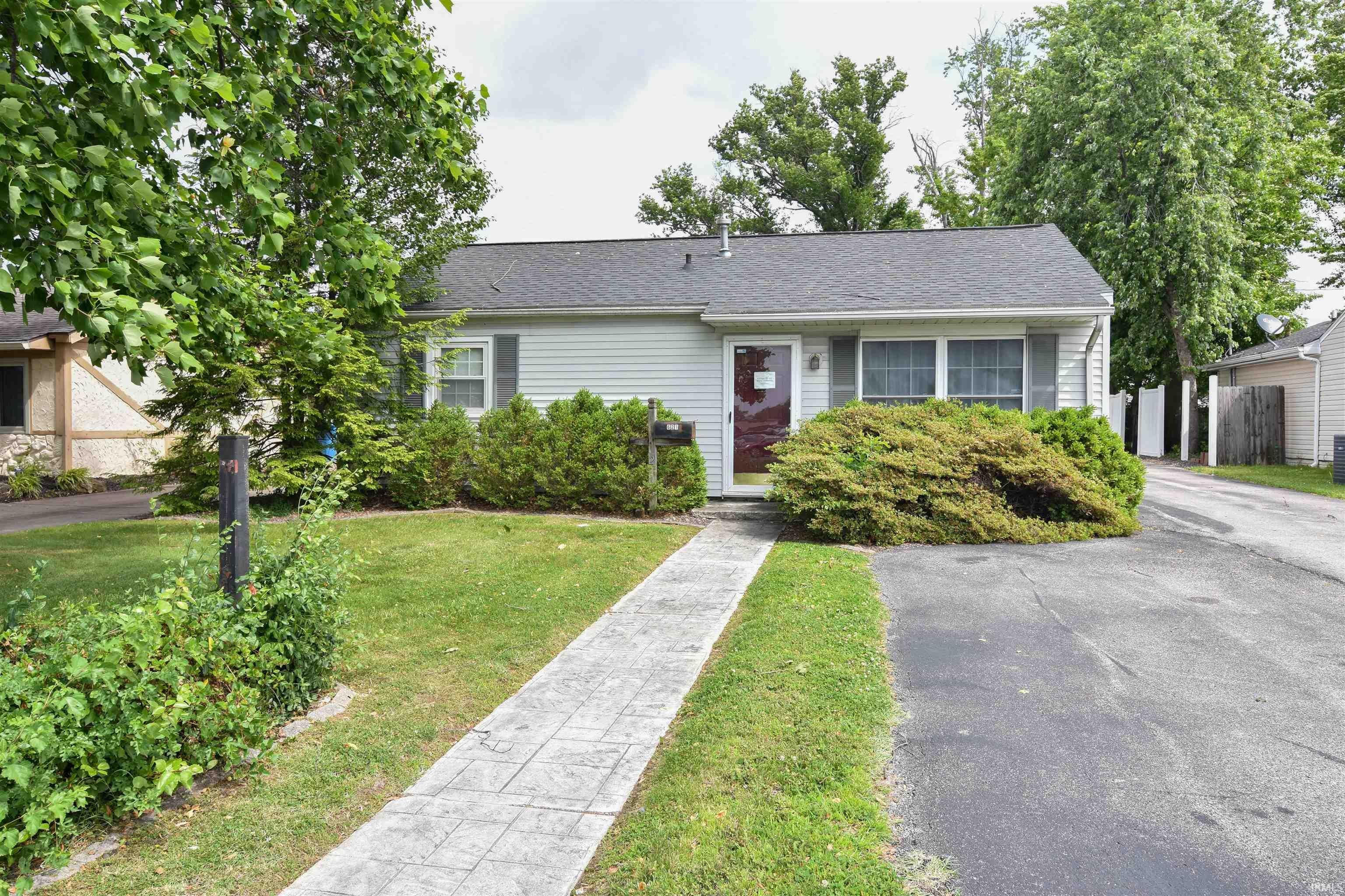 621 W Mill Road — photo