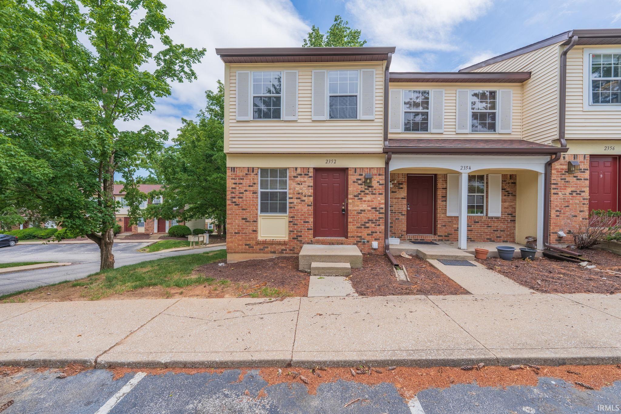 2352 S Burberry Lane — photo