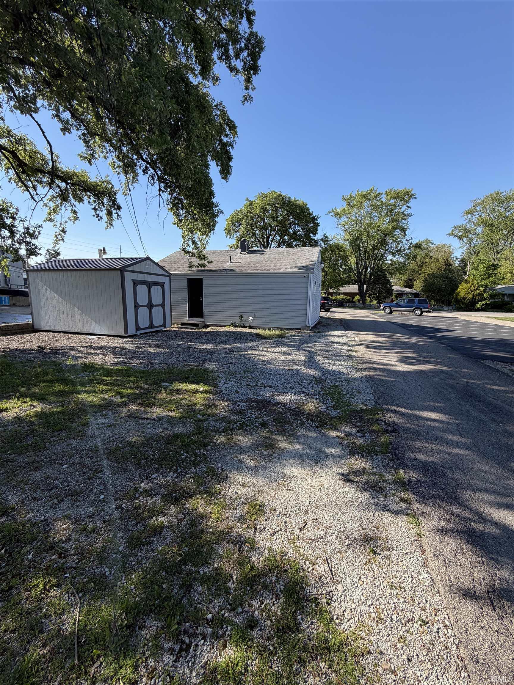 2207 Fowler Street — photo