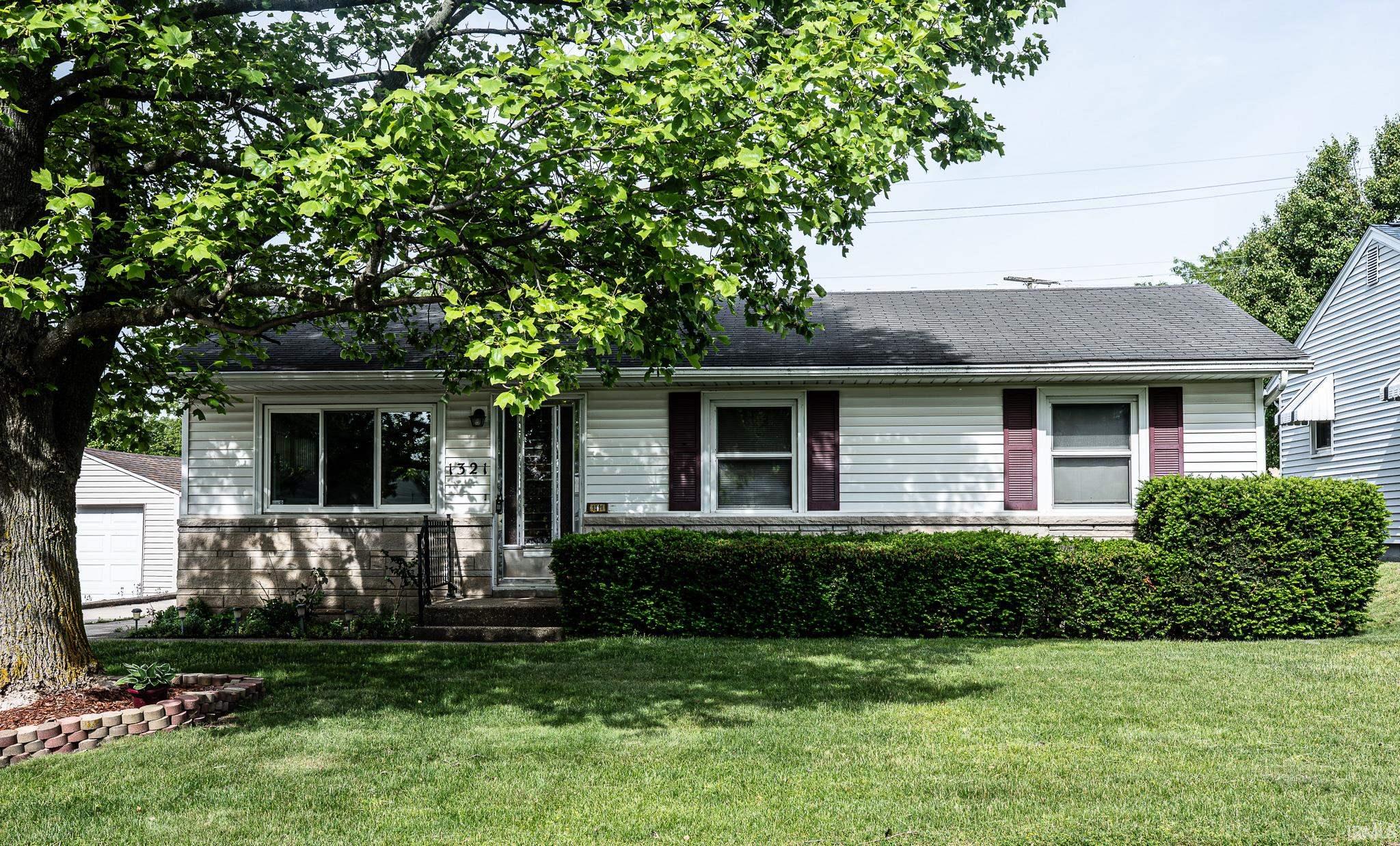 1321 Canterbury Drive — photo