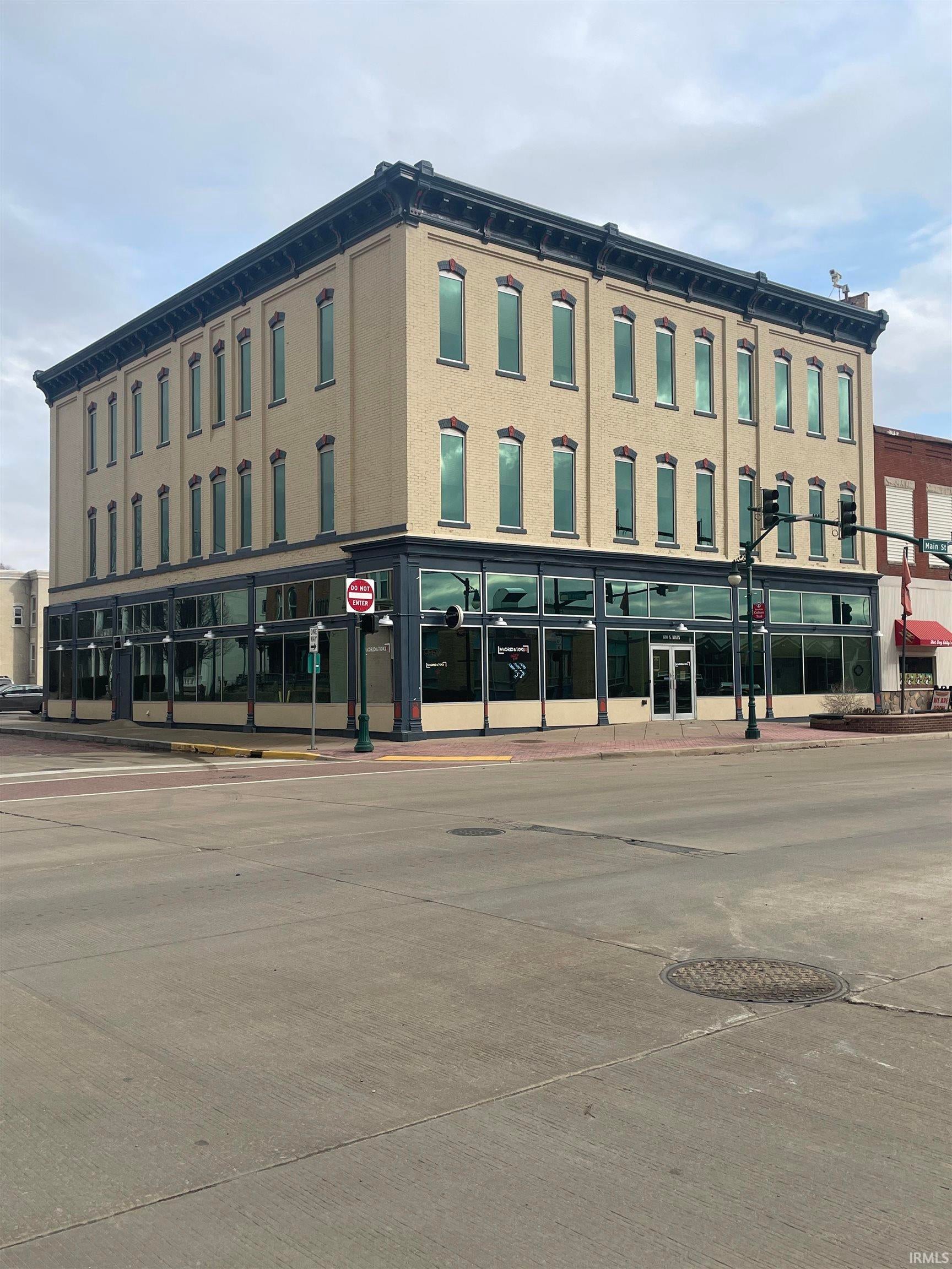 600 S Main Street — photo