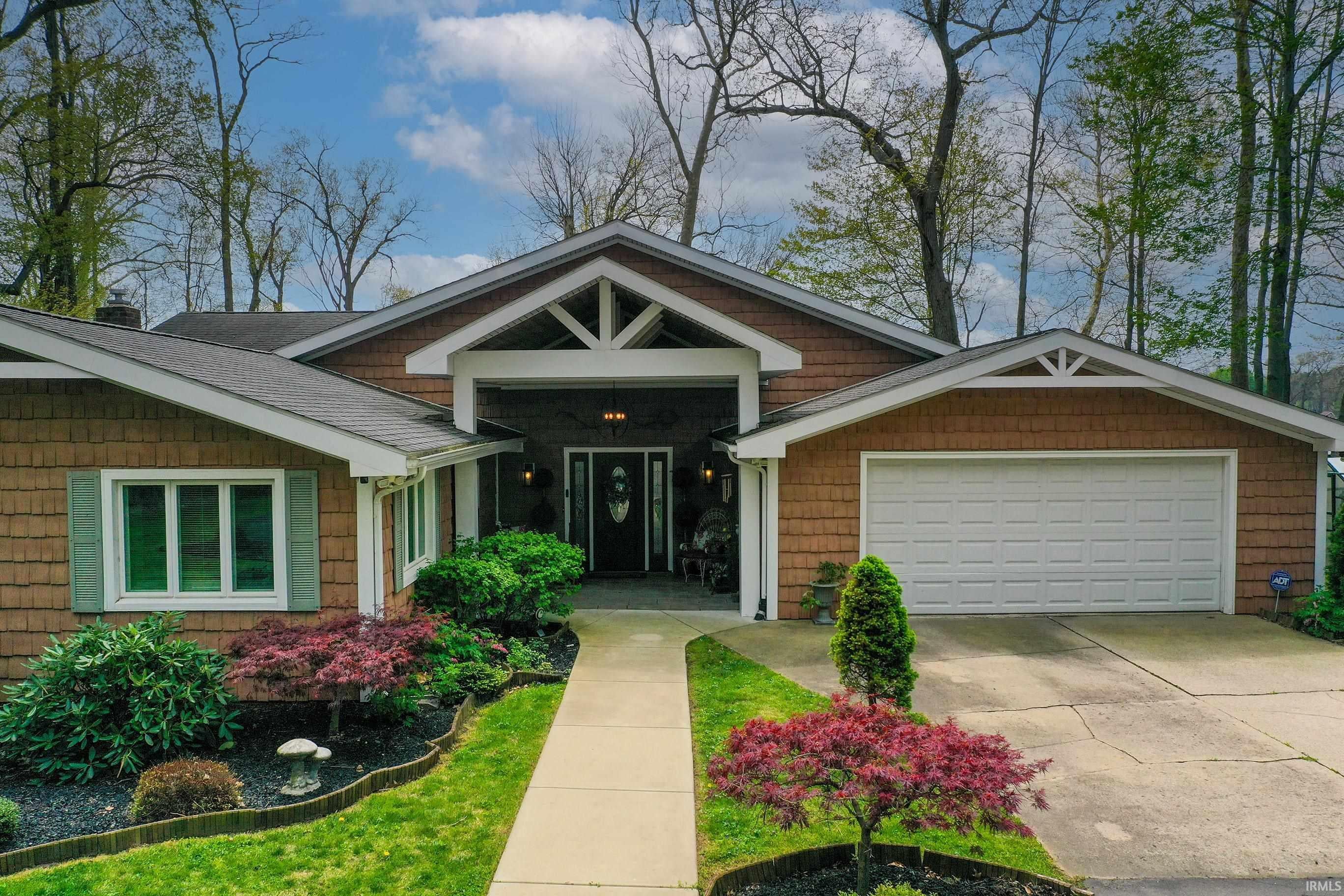 22618 Lake Shore Drive — photo
