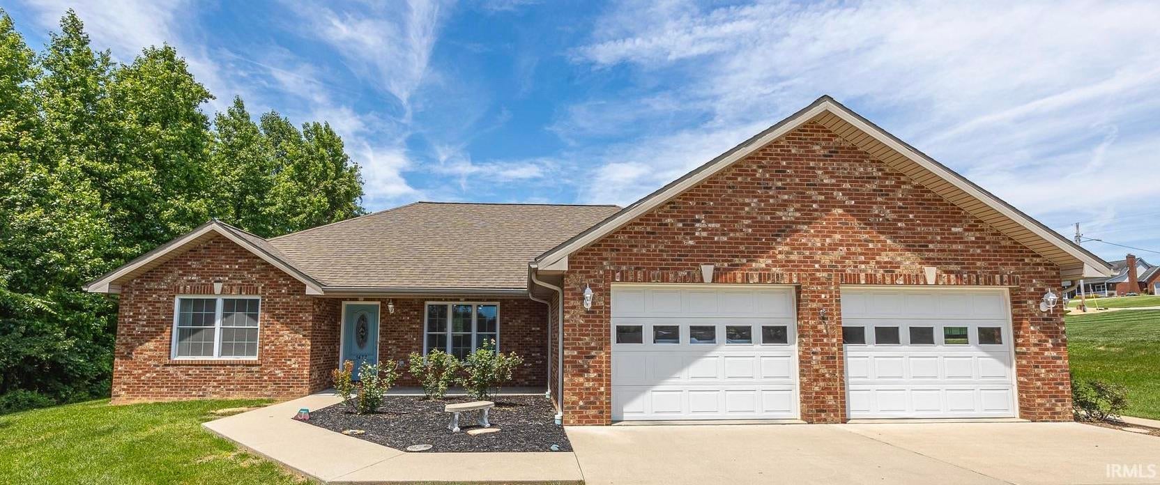 1477 Hemlock Drive — photo