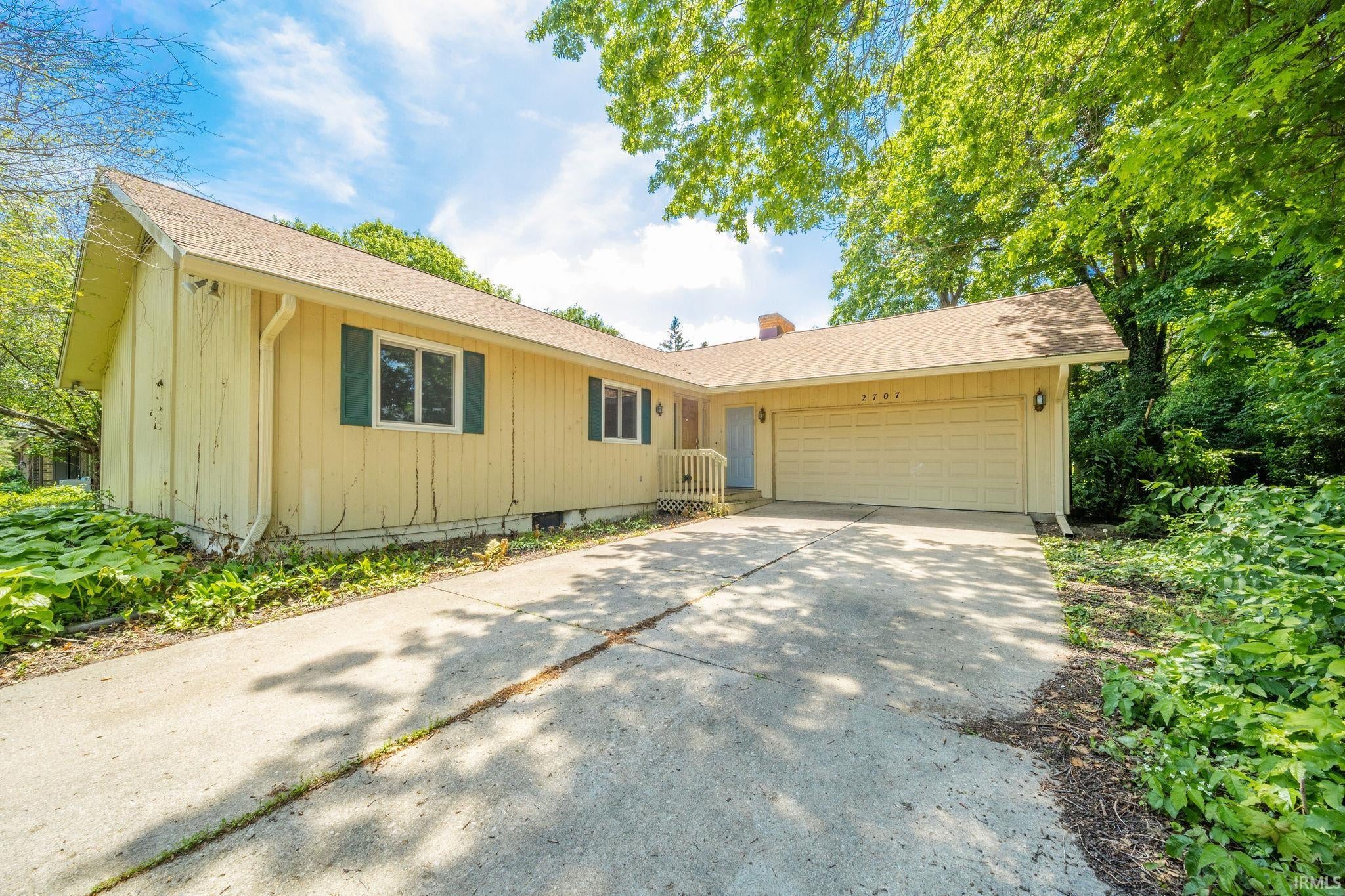 2707 W Woodbridge Drive — photo