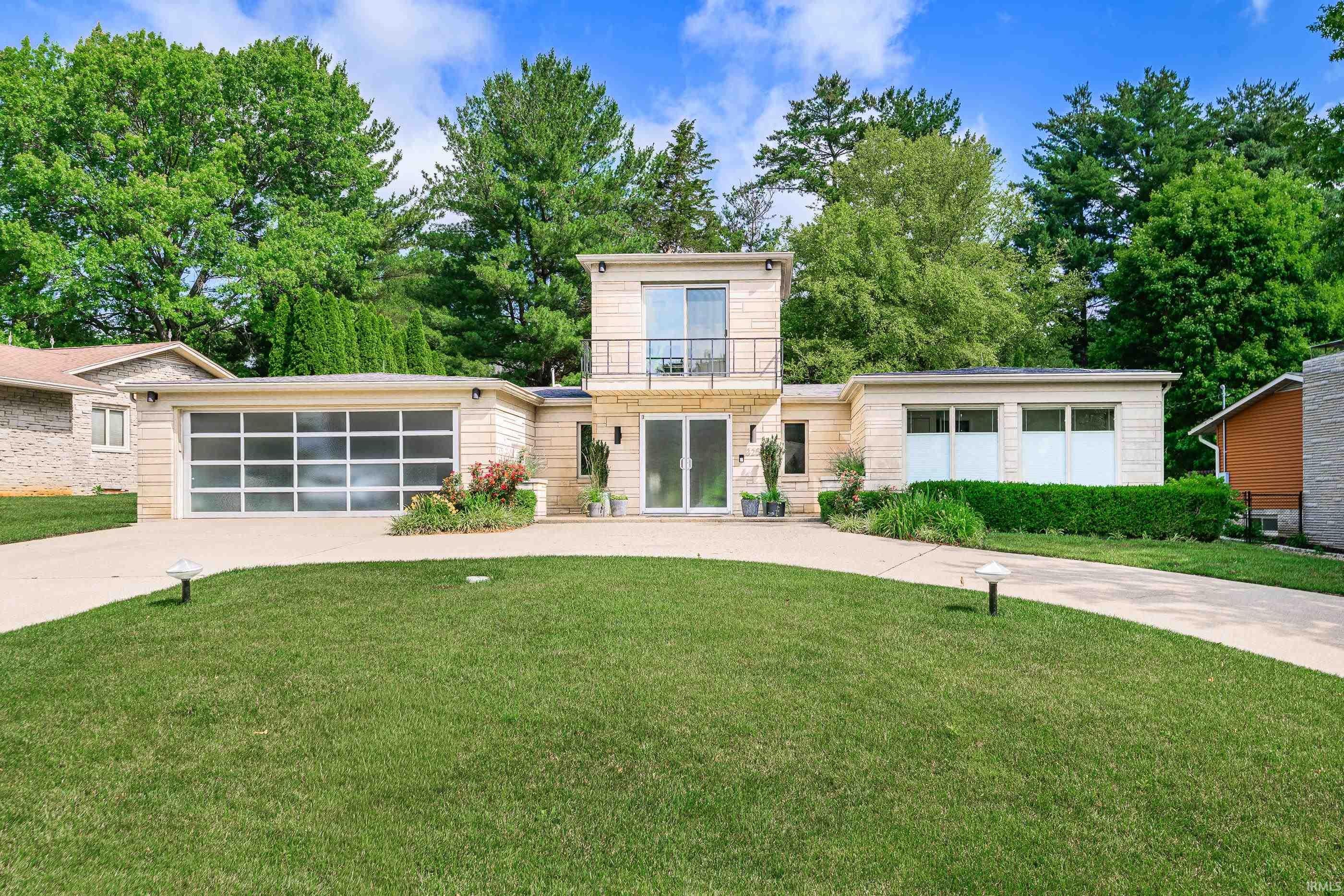 325 E Clover Lane — photo