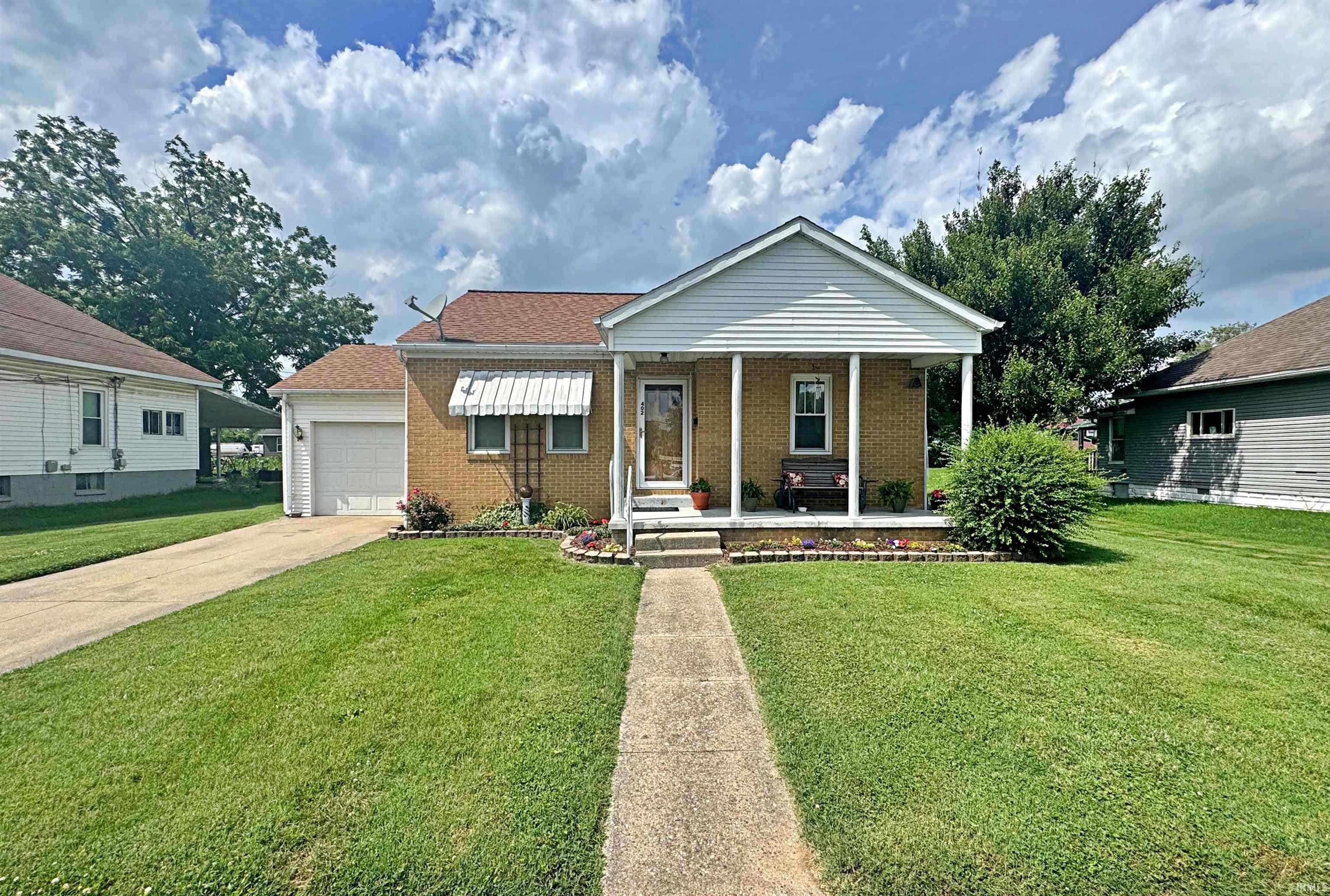 402 W Sycamore Street — photo