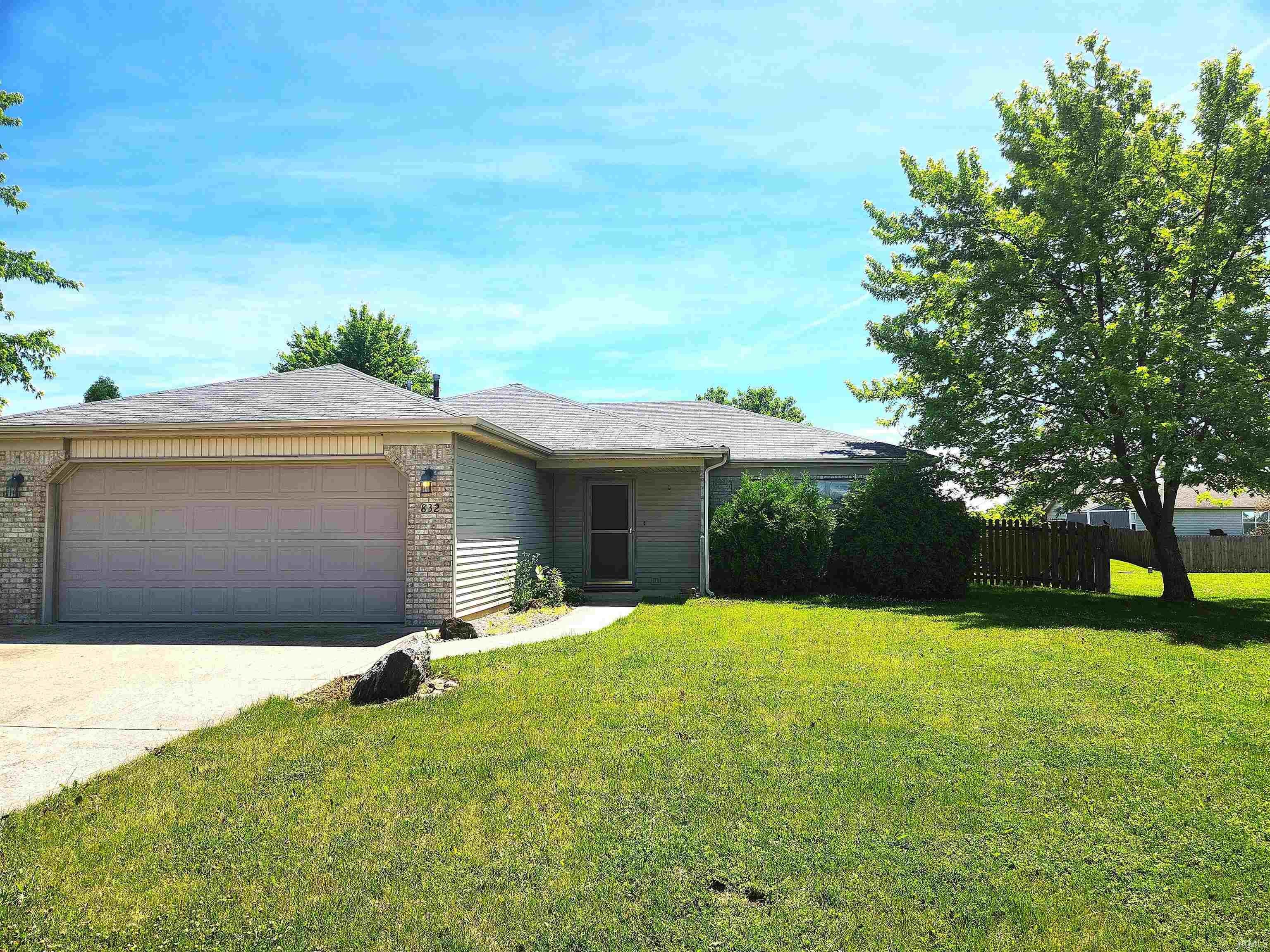 832 N Thresher Run — photo