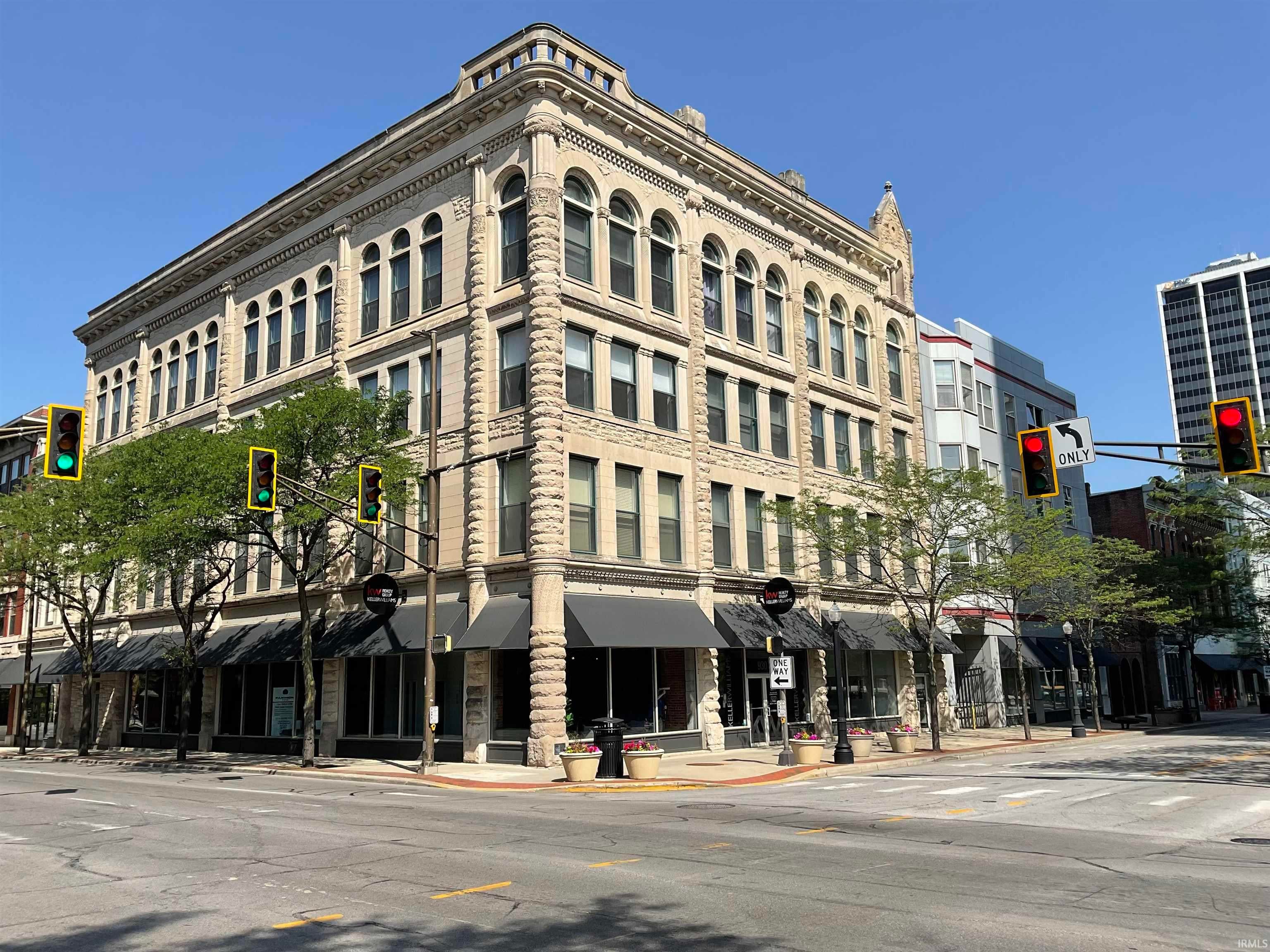 112 W Washington Boulevard 319 — photo