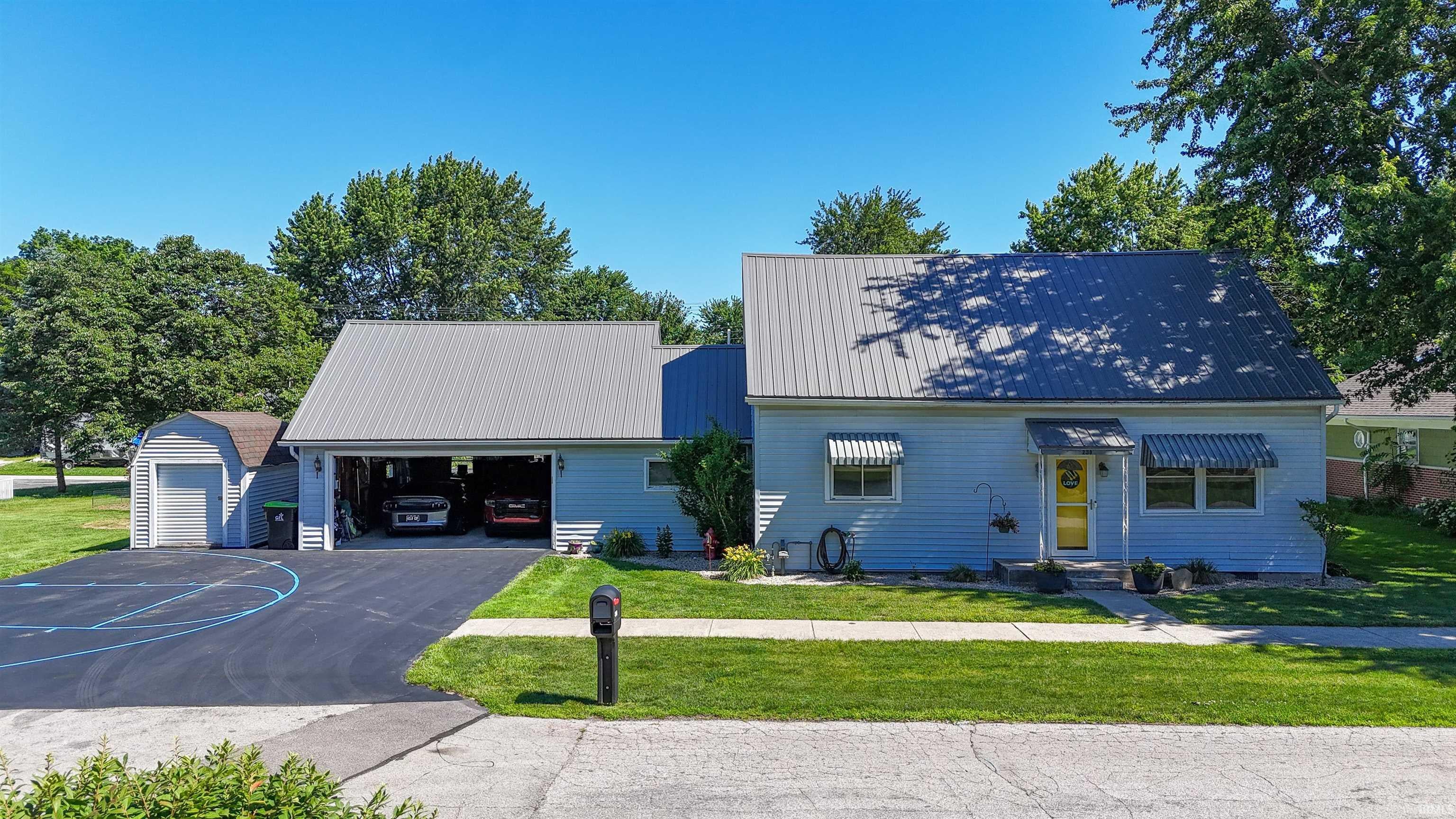 230 W Allen Street — photo