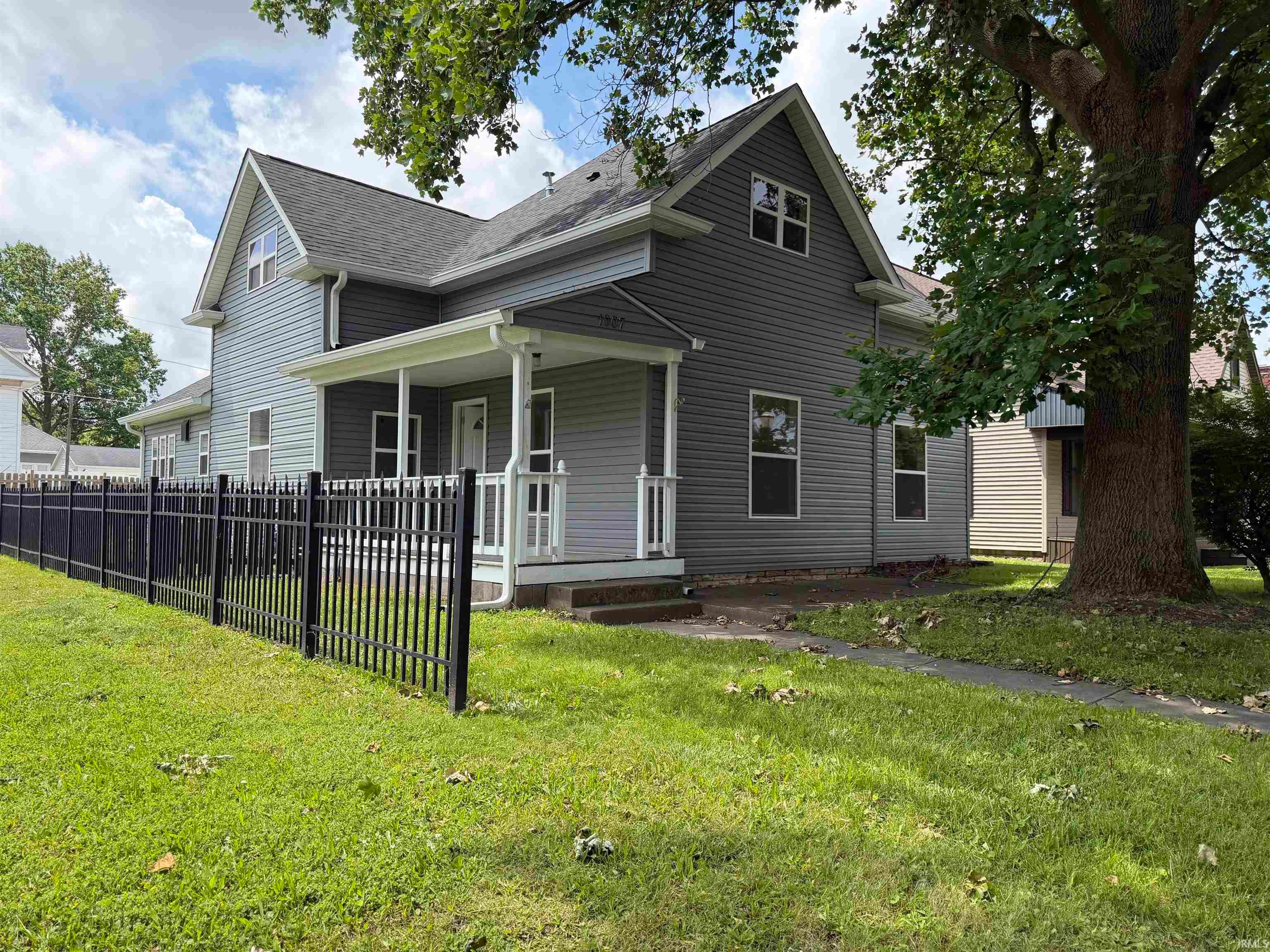 1007 W Sycamore Street — photo